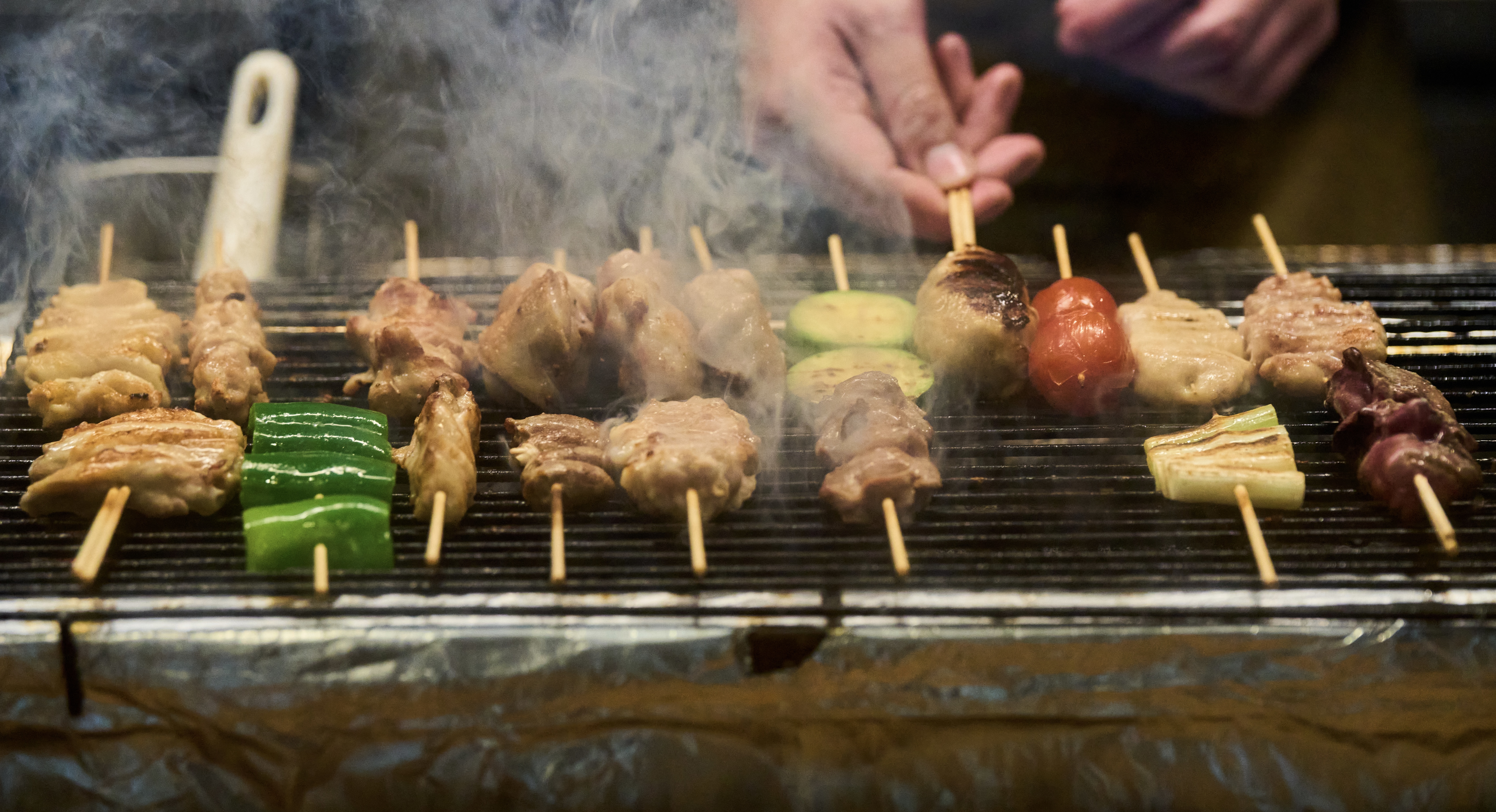 Yakitori Shomon 露台及窗邊座位，俯瞰京義線森林步道