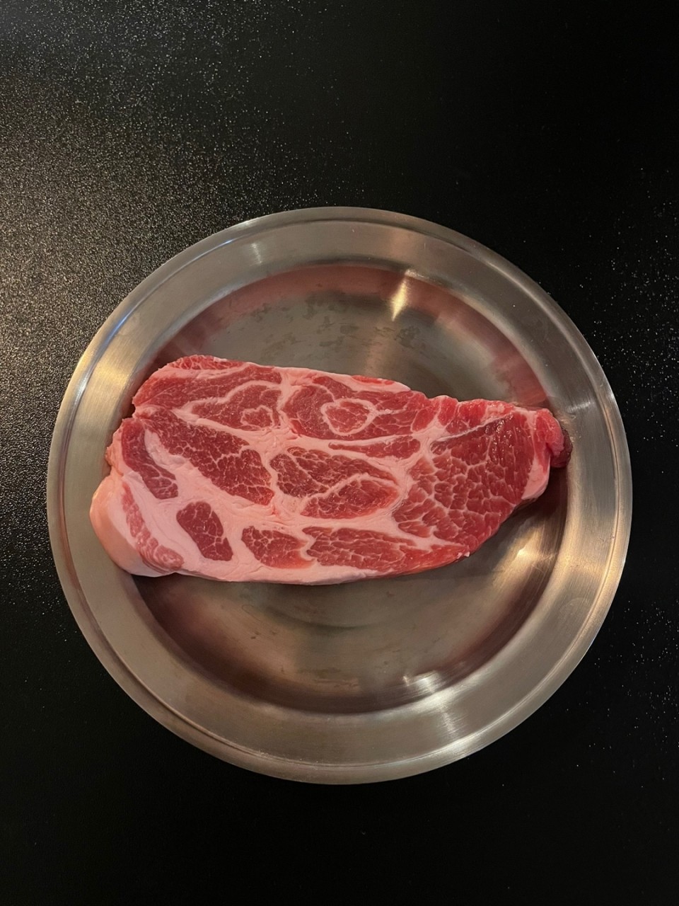 Ilgwangsa Euljiro neatly grilled pork with sauces in a calm space