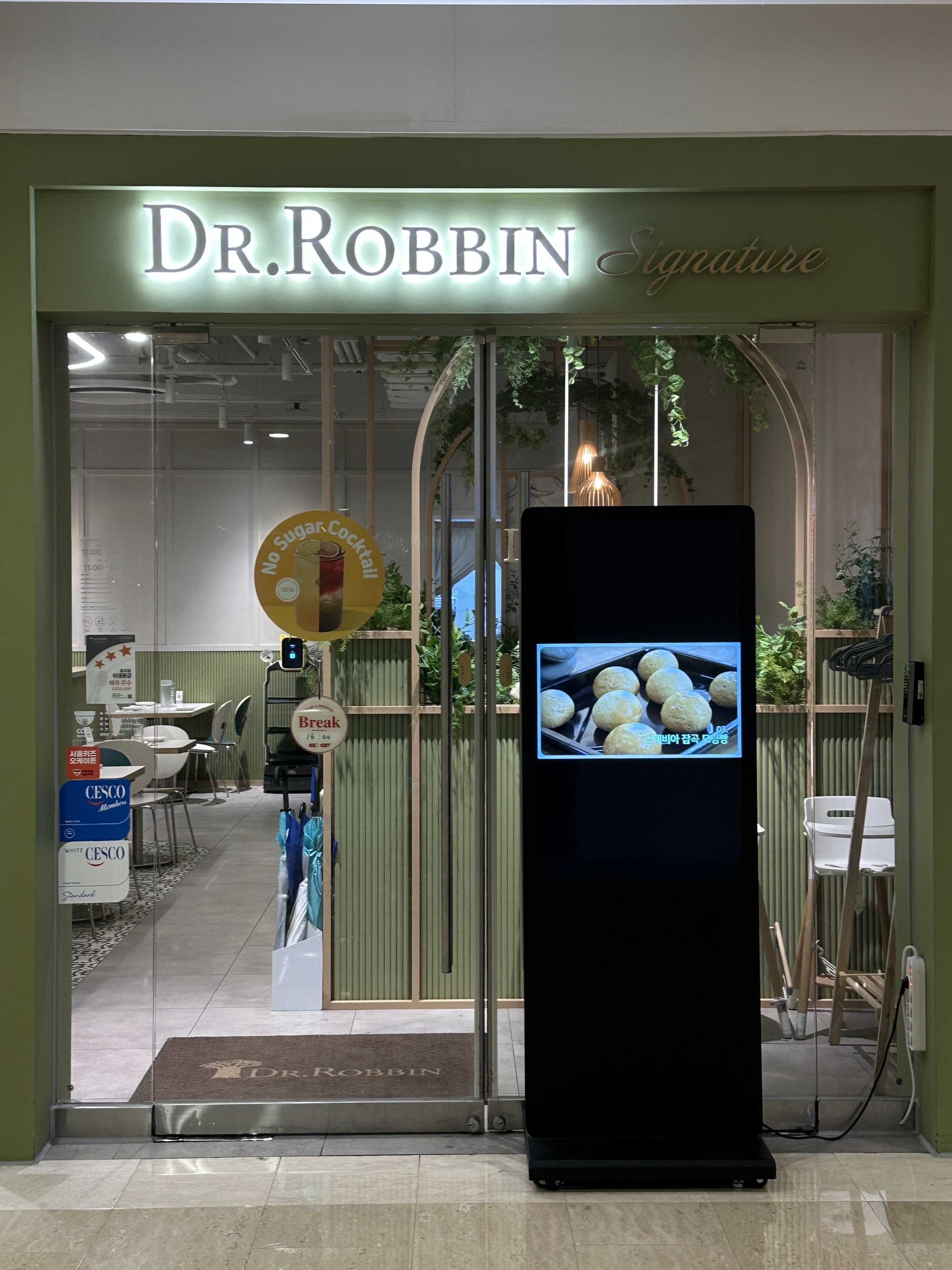 Dr. Robin wellness dishes with fresh greens