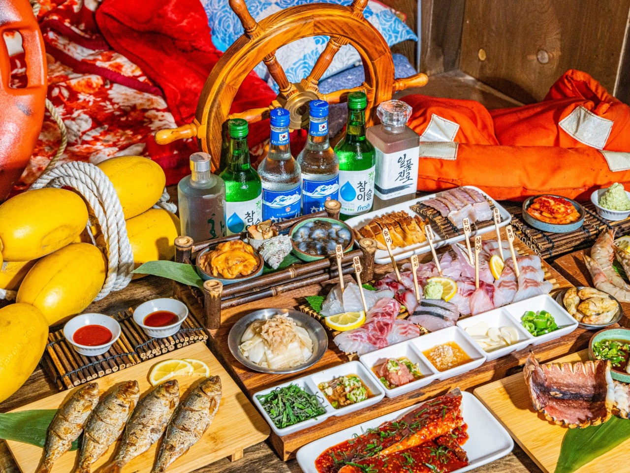 Boat-themed sashimi room near Samseong Station
