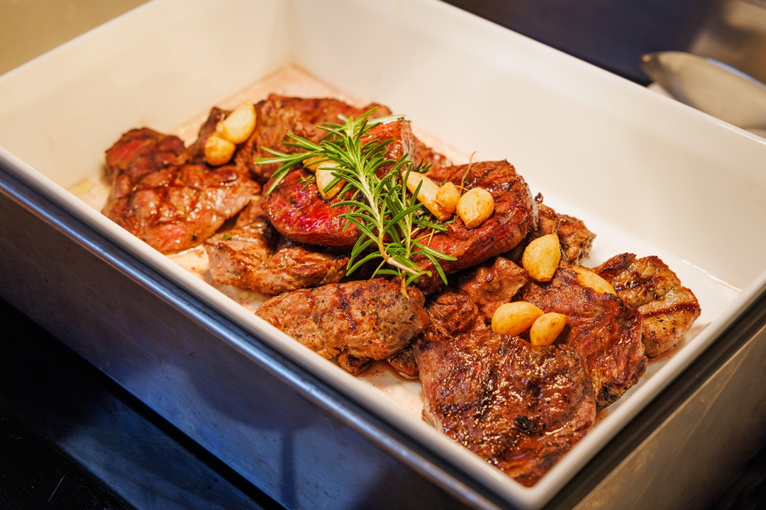 Hotel Intercity The Scratch Buffet沙拉、主菜和甜点自助餐