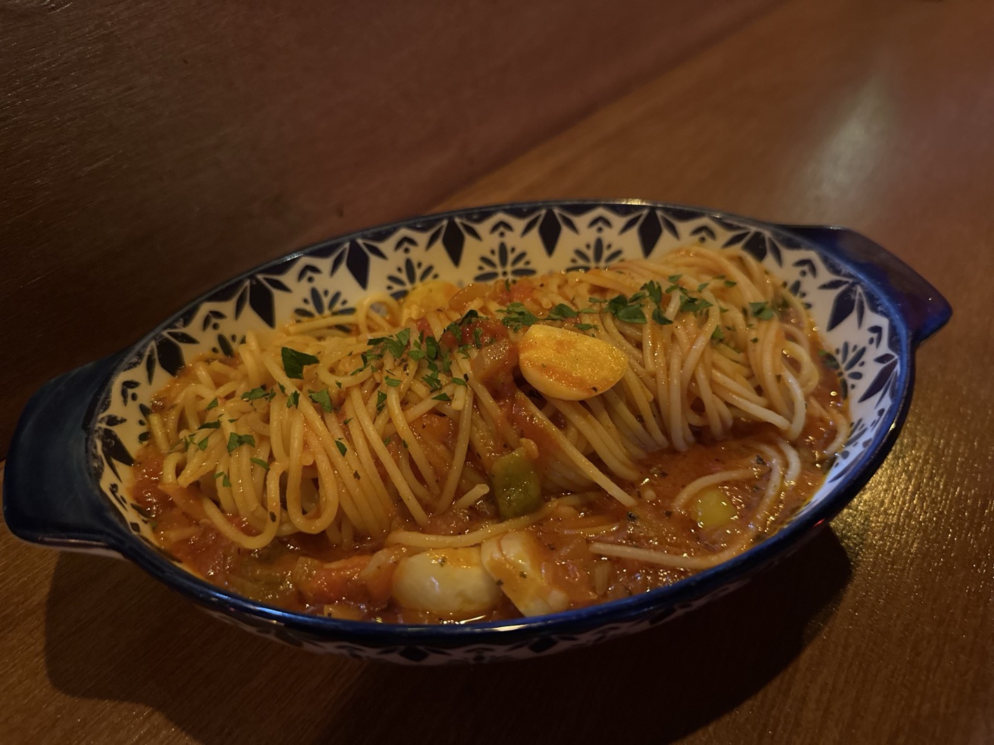 ムルレのPincxoスペイン風タパスとワイングラス