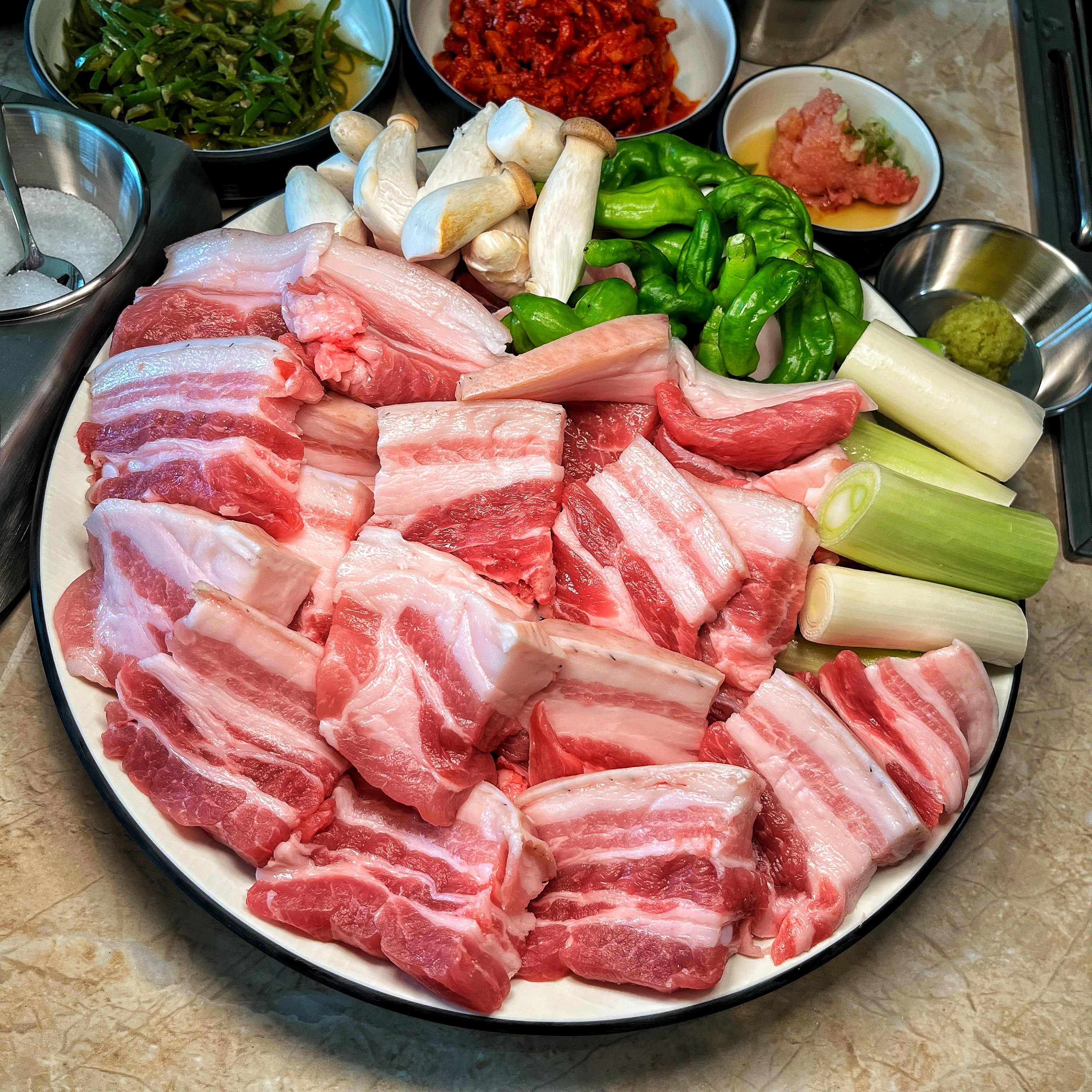 Blue Night Hannamの炭火焼と済州黒豚