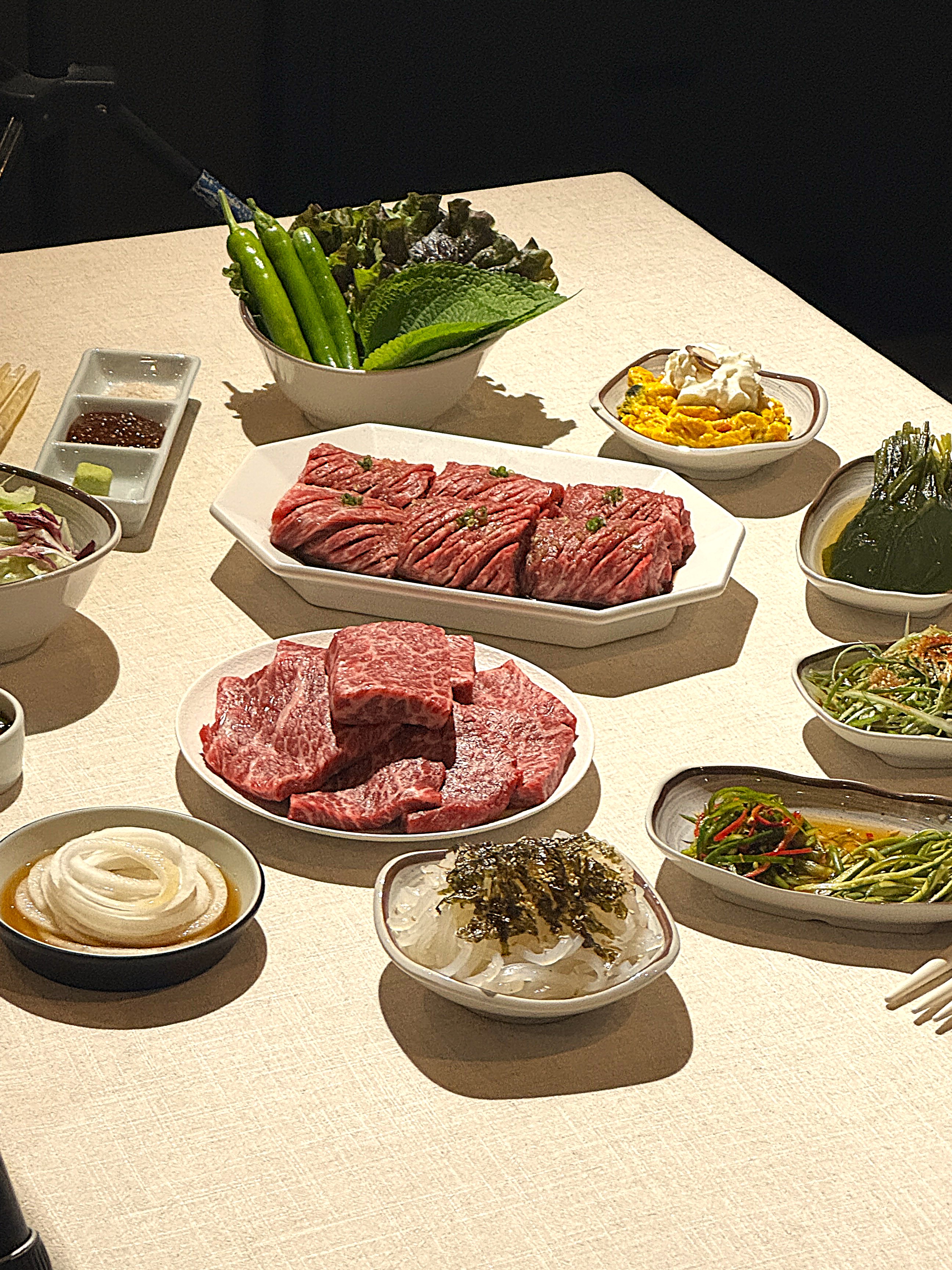 NANROEUNHOI Euljiro stylish dining room and meat platter