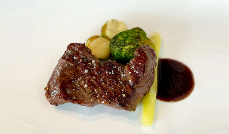 La Saveur法式套餐摆盘，配季节食材