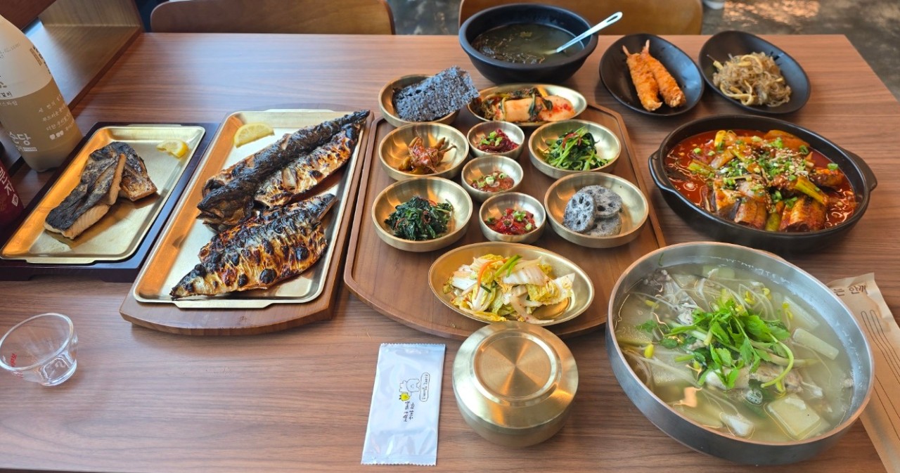 Mackerel Village Hwadeok wood-fired mackerel with crispy skin