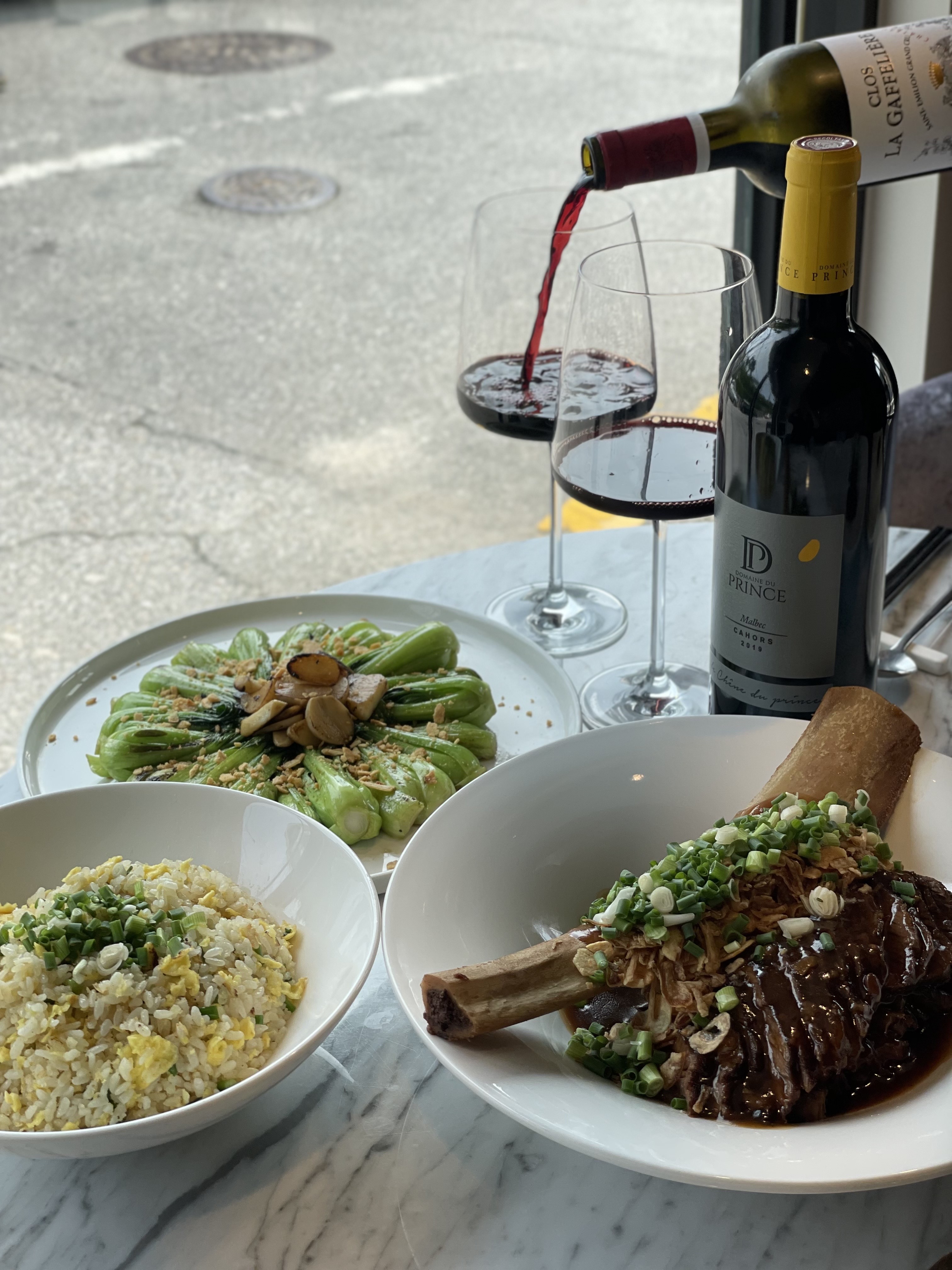 MOK RESTAURANT bright Cantonese plates