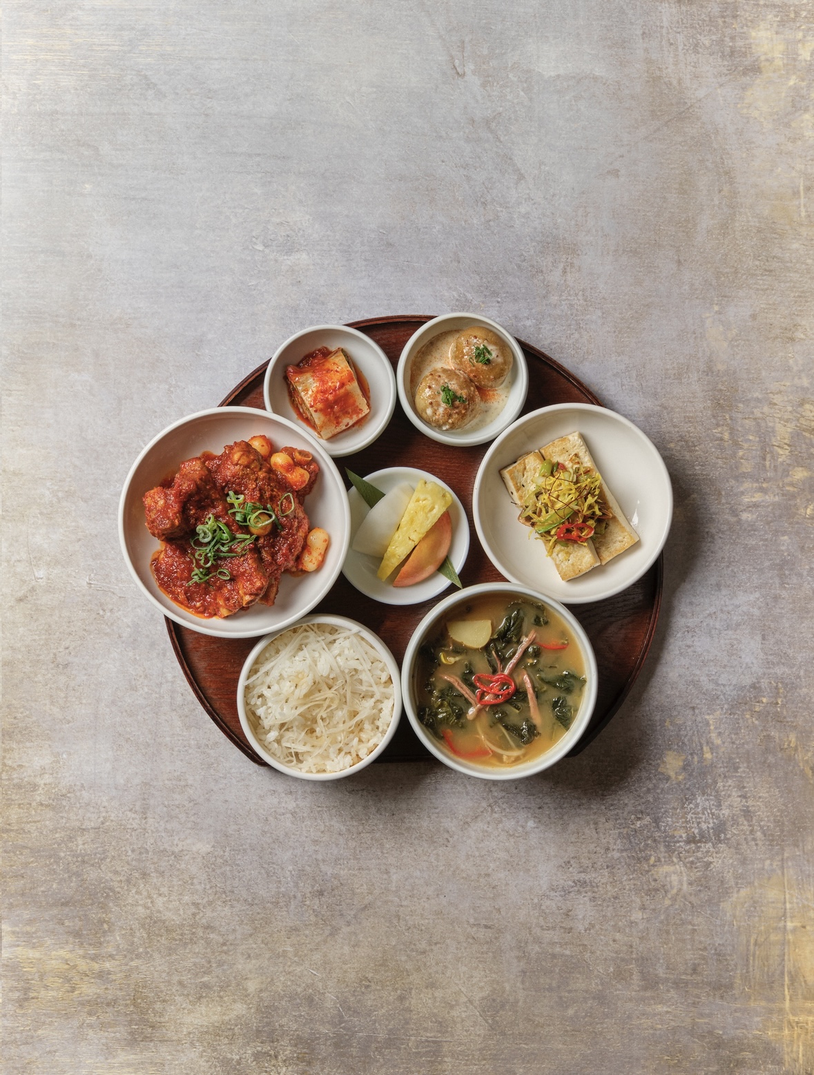 Daban seasonal hansik course inspired by the four seasons