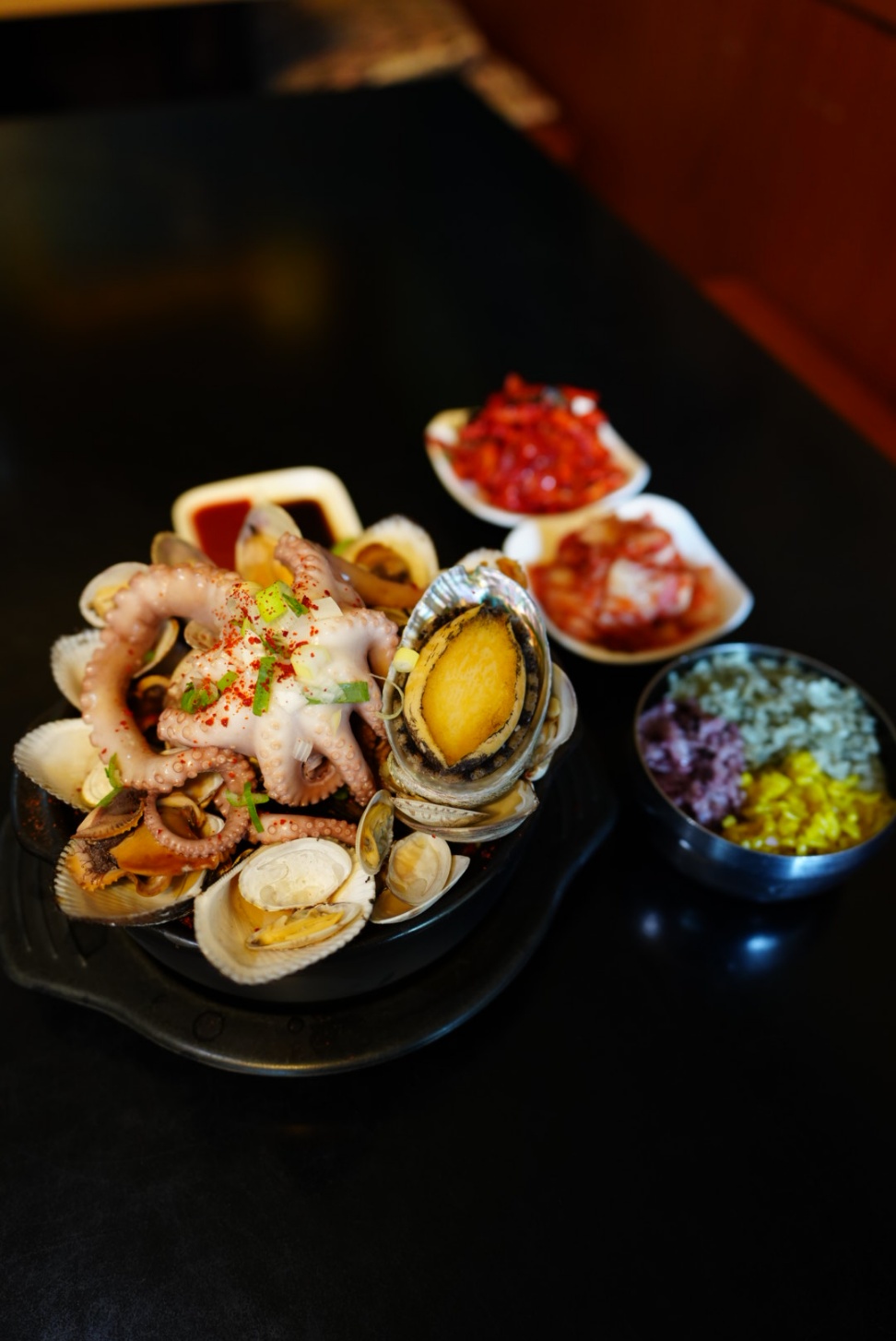 Bijindo Chungjeongno seafood hot pot and abalone grill