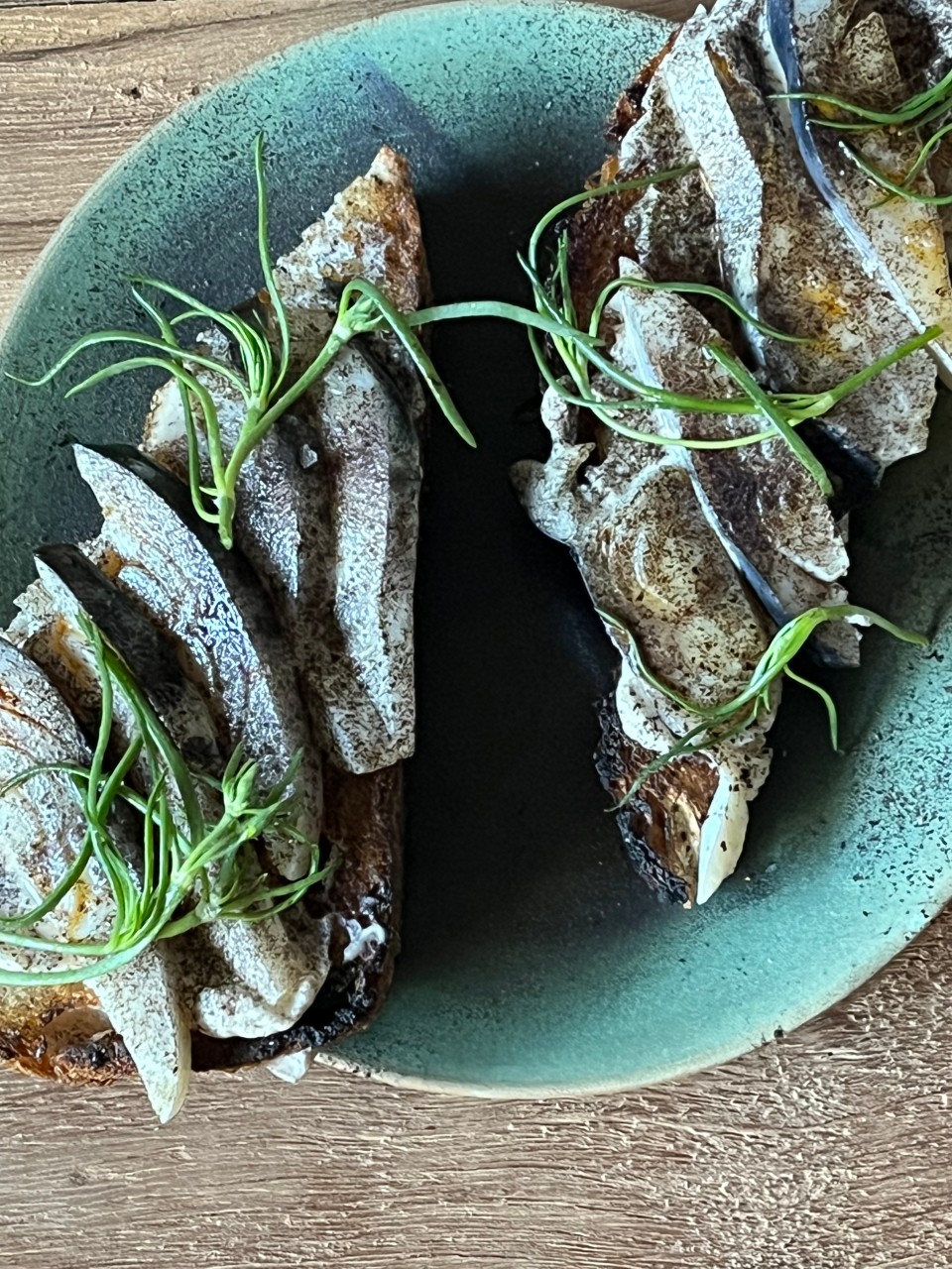 Birch Seoul自然酒与海鲜木炭料理