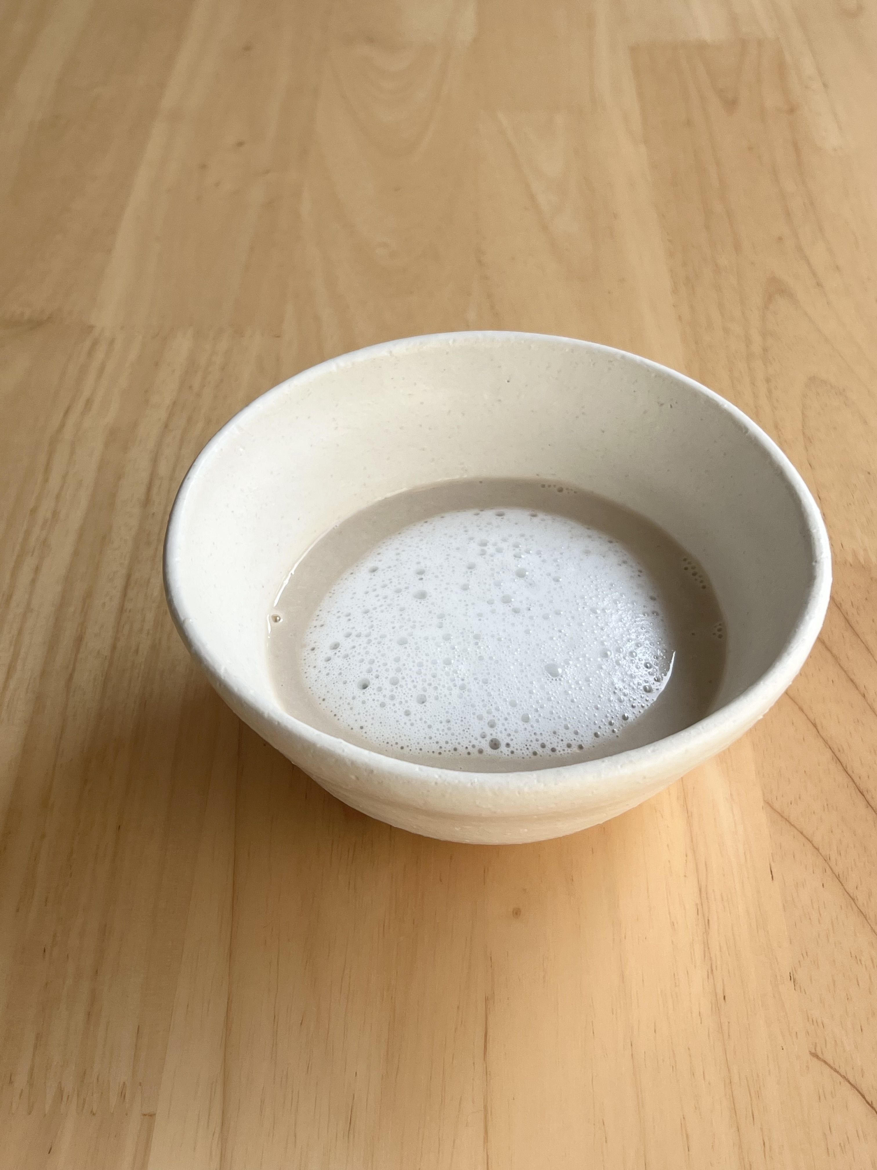 Mundo位於濟州市的親密主廚桌套餐擺盤