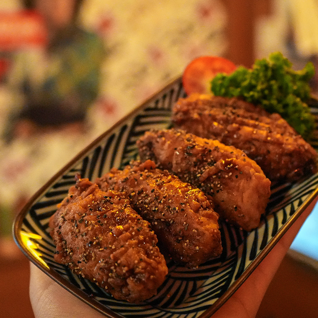 카린지린가네스낵바 광화문점のランチカレーと夜のハイボールムード（ 광화문 ）