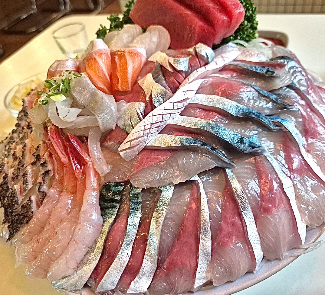Lucky Sanghoe Seomyeon sashimi platter and retro interior