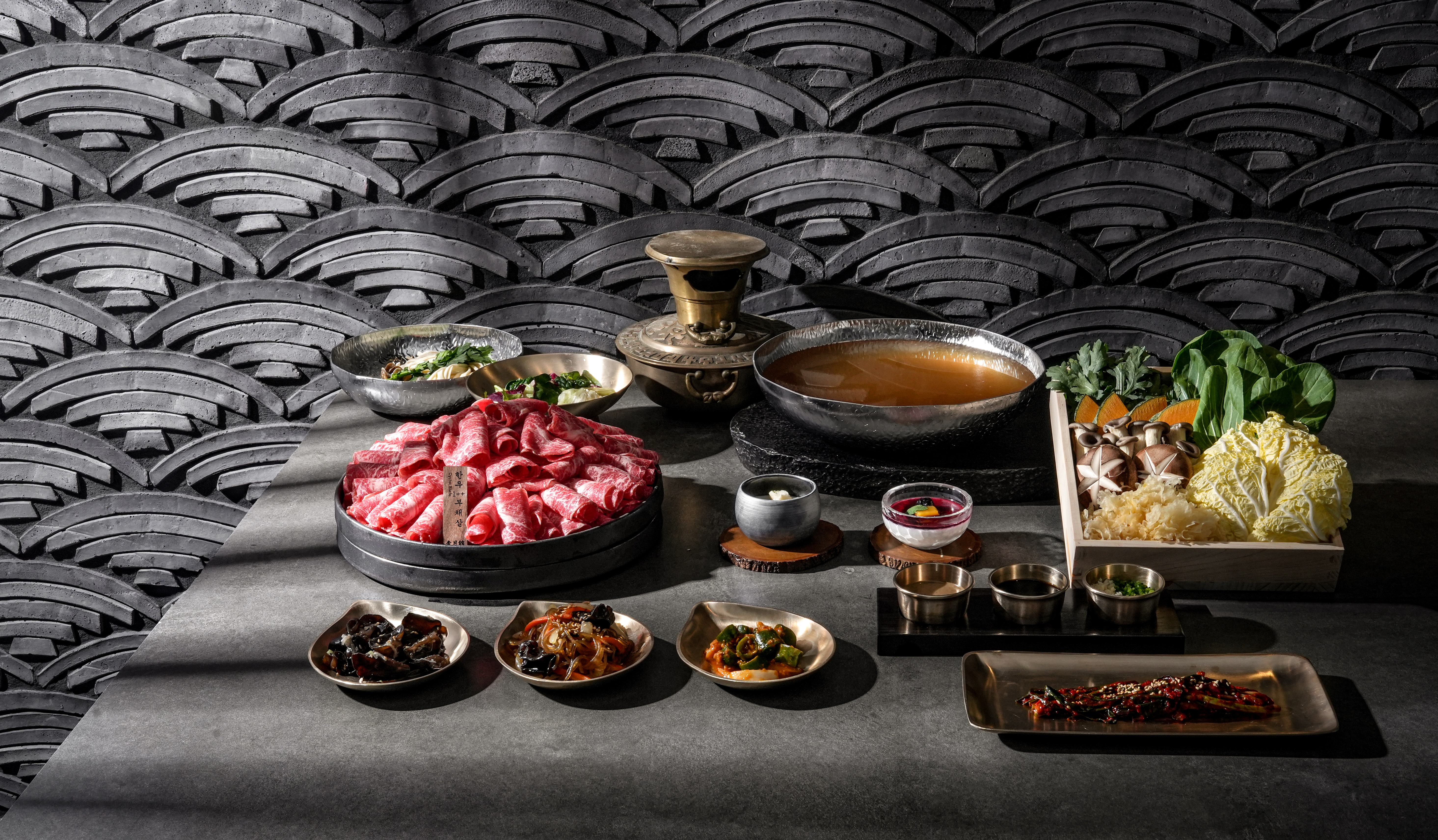 Cheongwolgwan 狎鸥亭包间韩牛烧烤与火锅