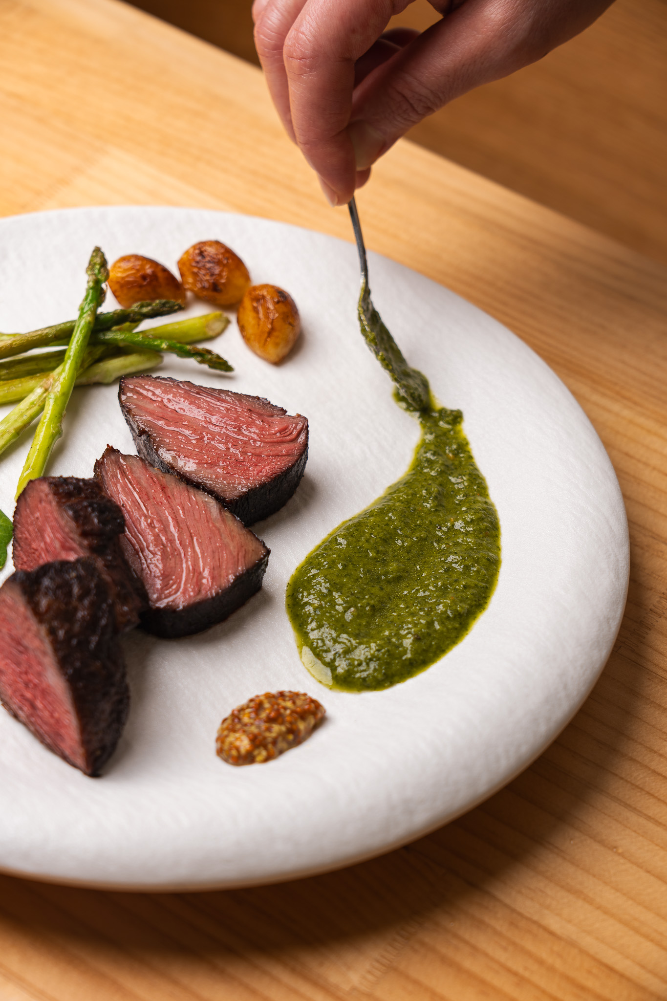 狎鸥亭自然酒餐厅桌面及开胃小菜