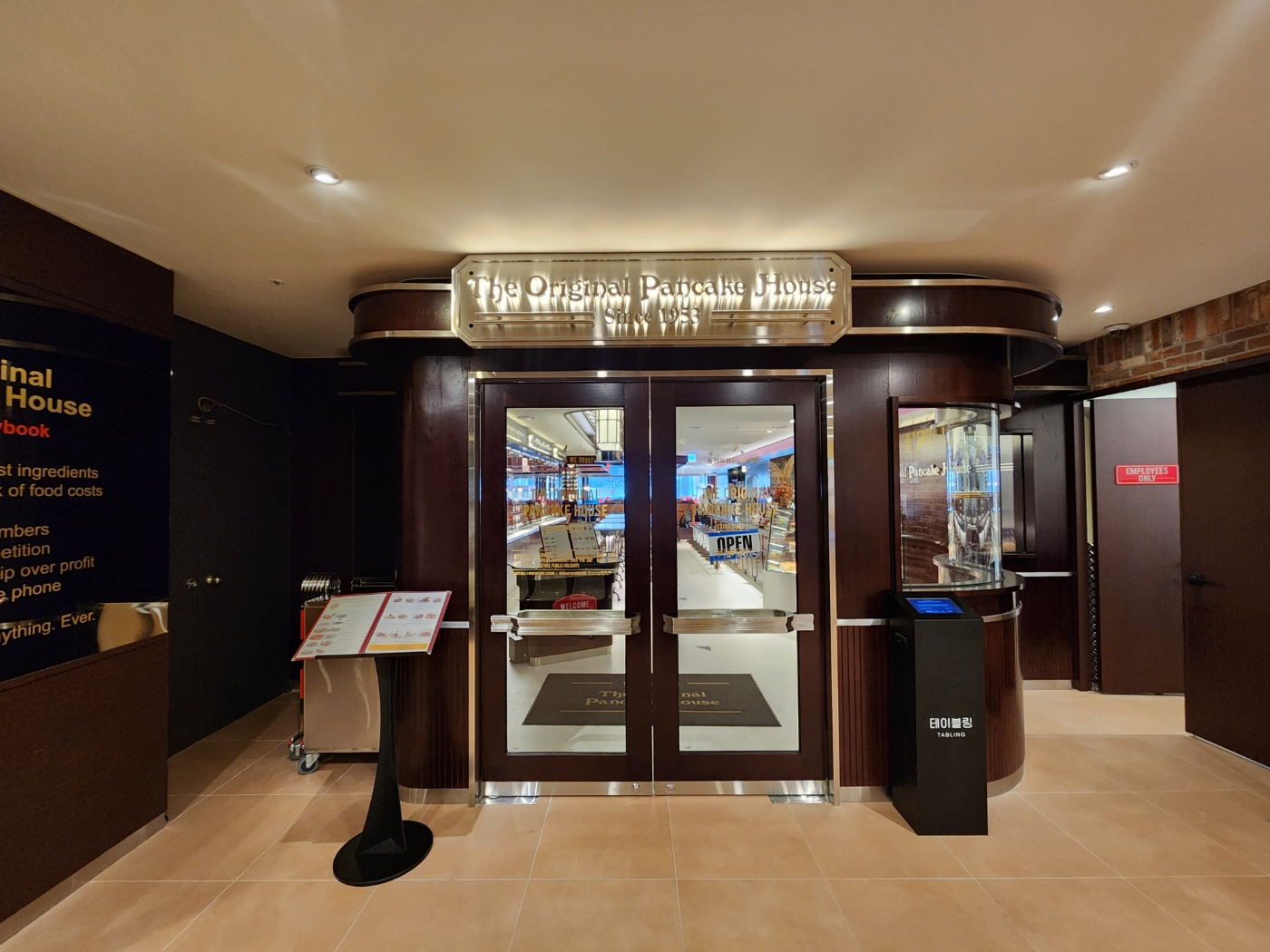 Original Pancake House Itaewon经典美式餐厅内部