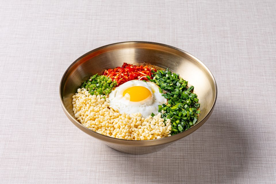 Pasta tossed with soybean-paste sauce