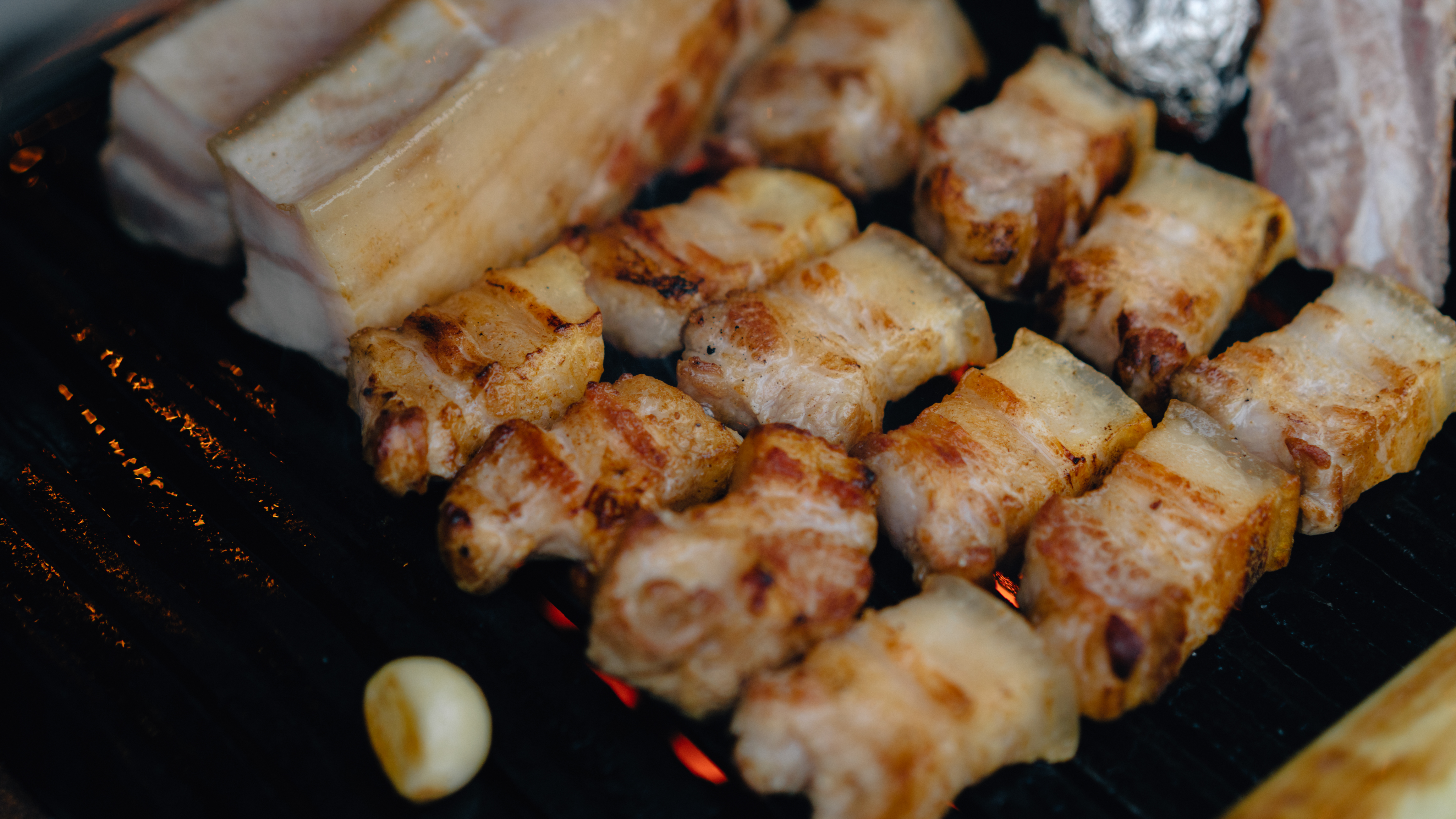 Pork belly (150 g, 1 serving)