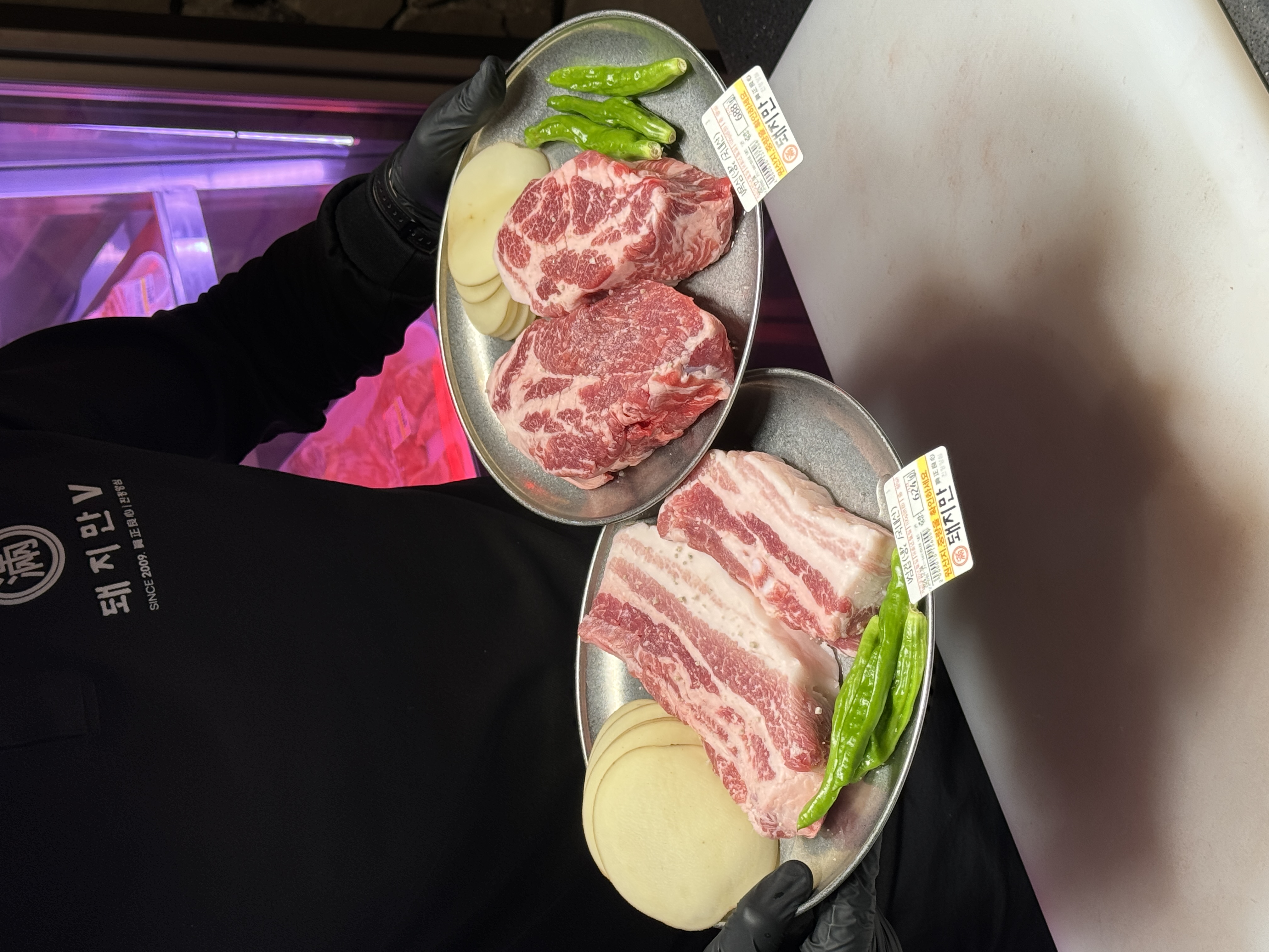 Only Pork V Daegu premium grilling service and private booths