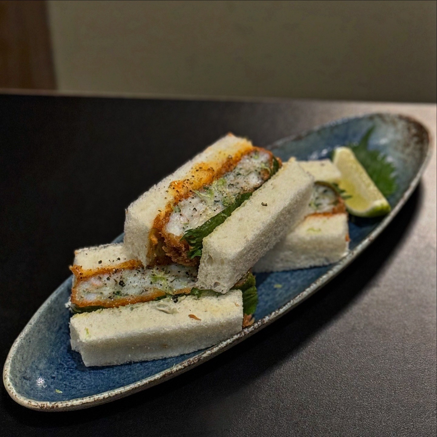 Dankan 居酒屋の畳風バーと日本酒ラインナップ