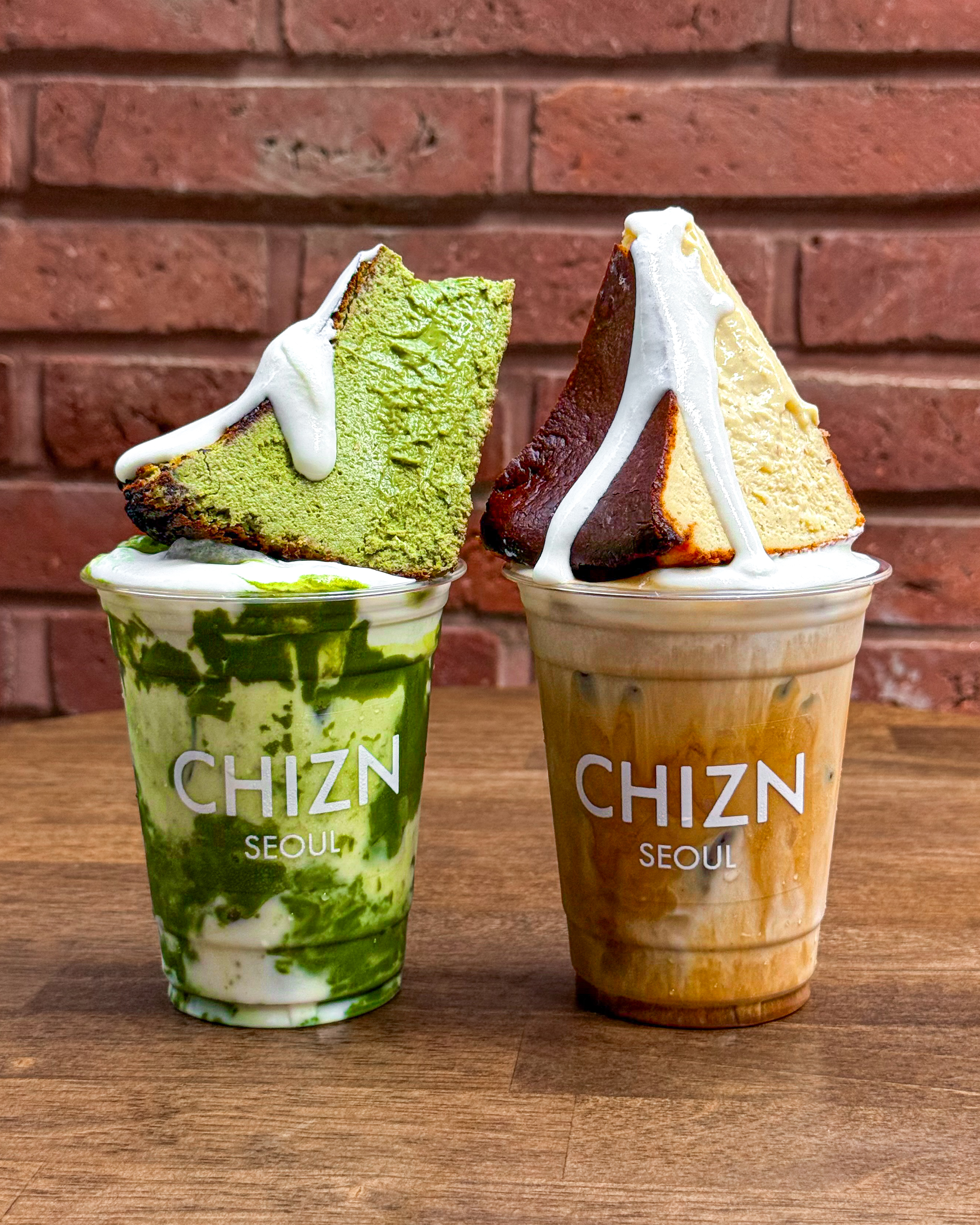 CHIZN 道山公园咖啡厅，芝士蛋糕与冰沙木桌摆拍