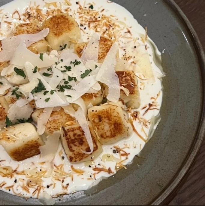 Sedici成首区现代意大利菜