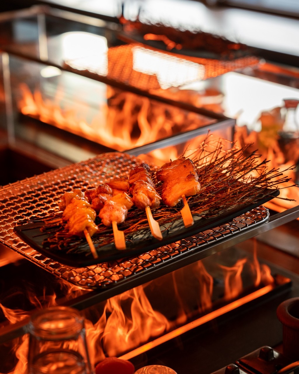 Yakiton Tontoroの火鉢バーと豚串