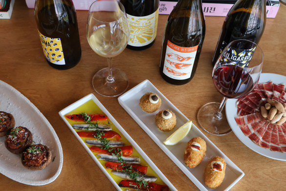 Feroz濟州市西班牙小點與葡萄酒