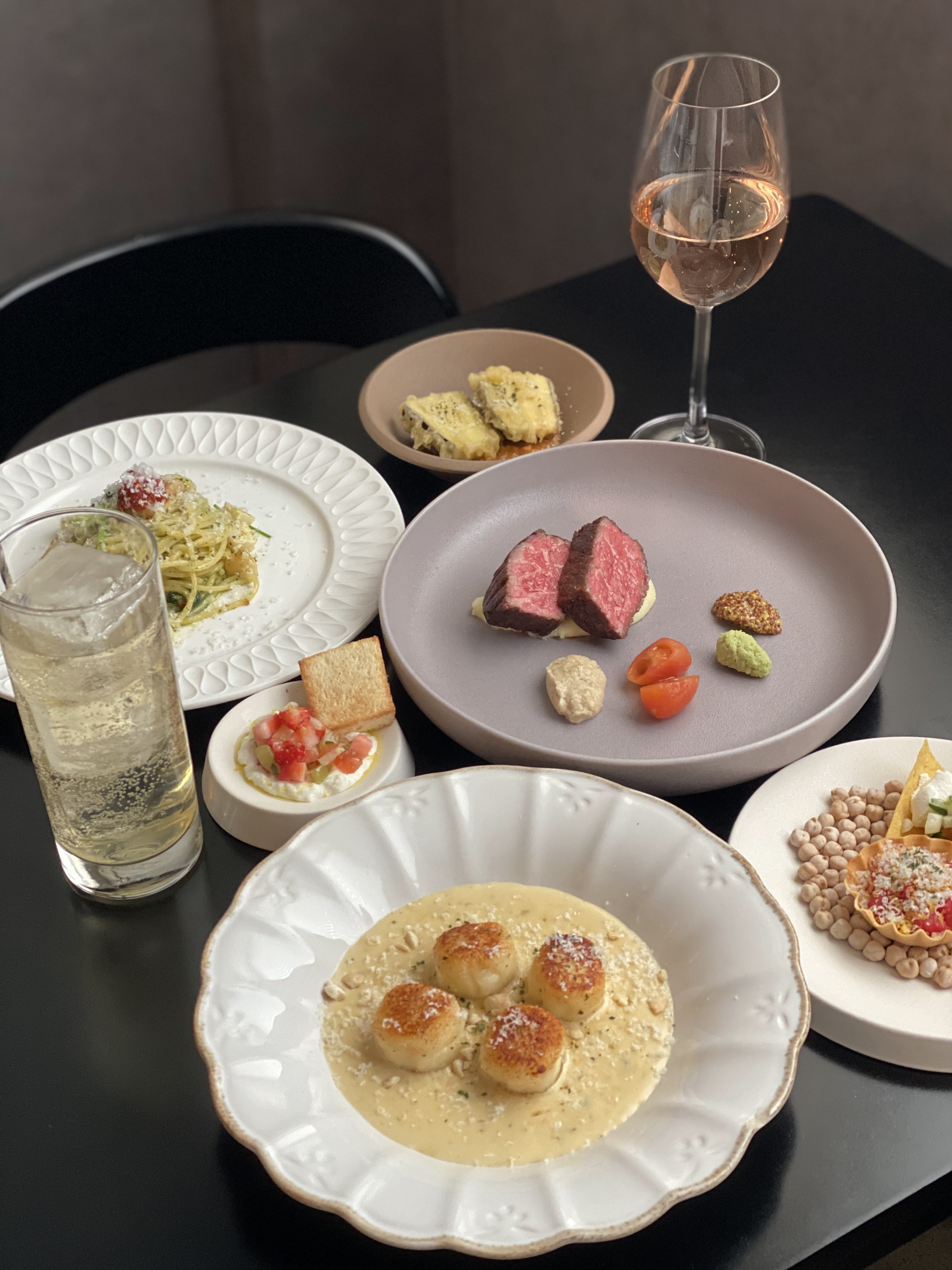 LAB41 季節套餐與舒適用餐吧檯燈光