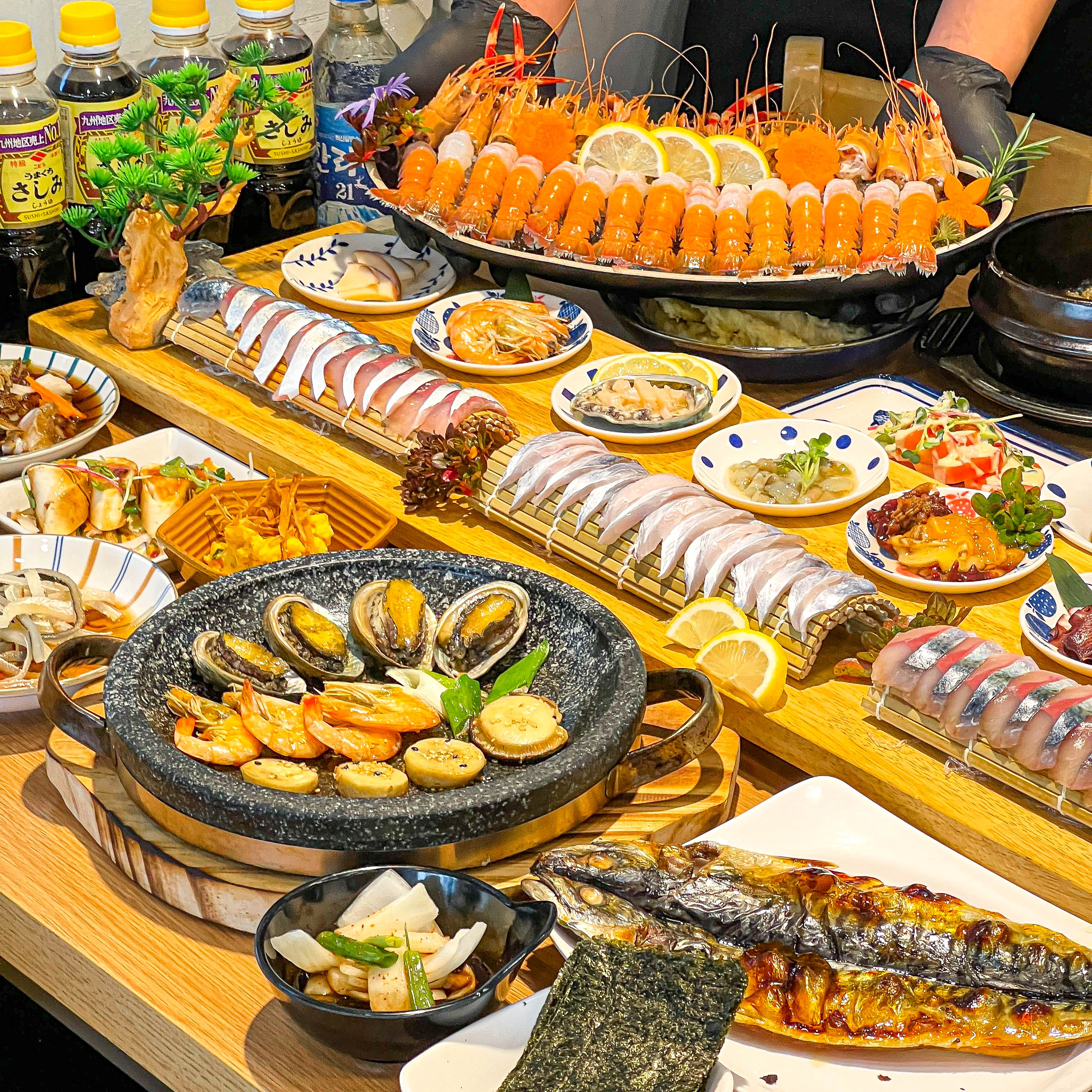 Eungang platter with sweet shrimp and mackerel sashimi