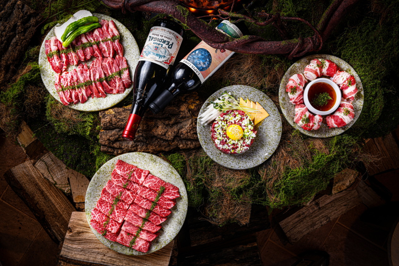 Hwaseol Gangnam snowflake rib grilled over hot coals