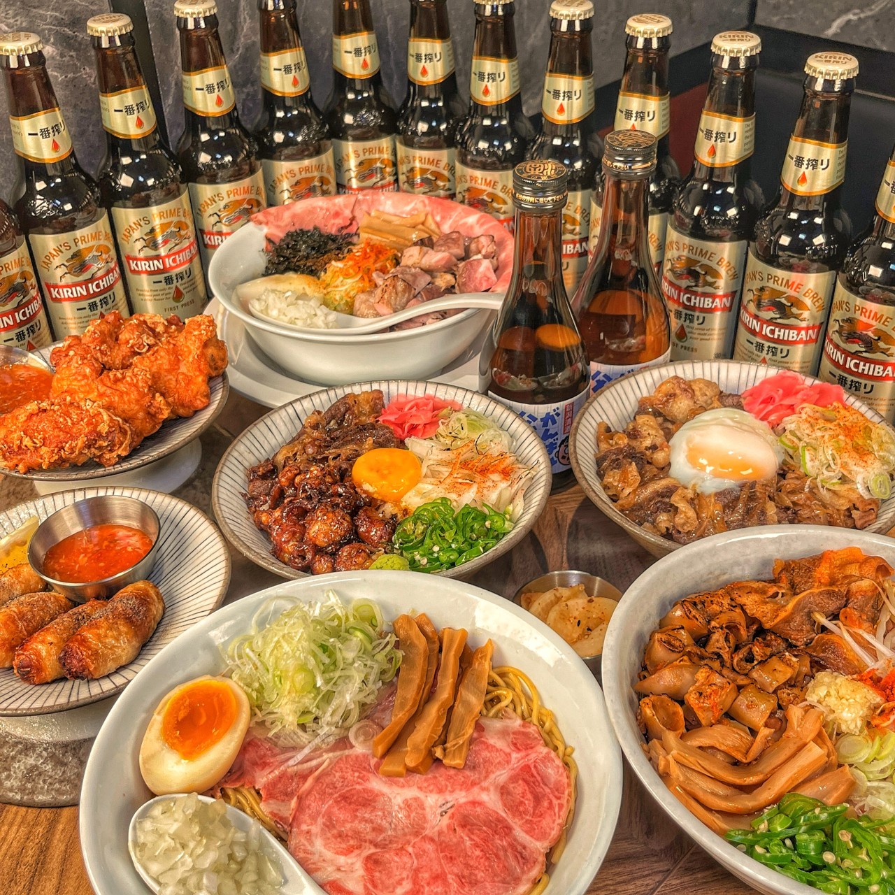 Menchuru Jongno ramen bar counter