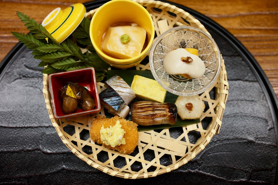Shokudou Jeongwoo kaiseki plating with sake pairing