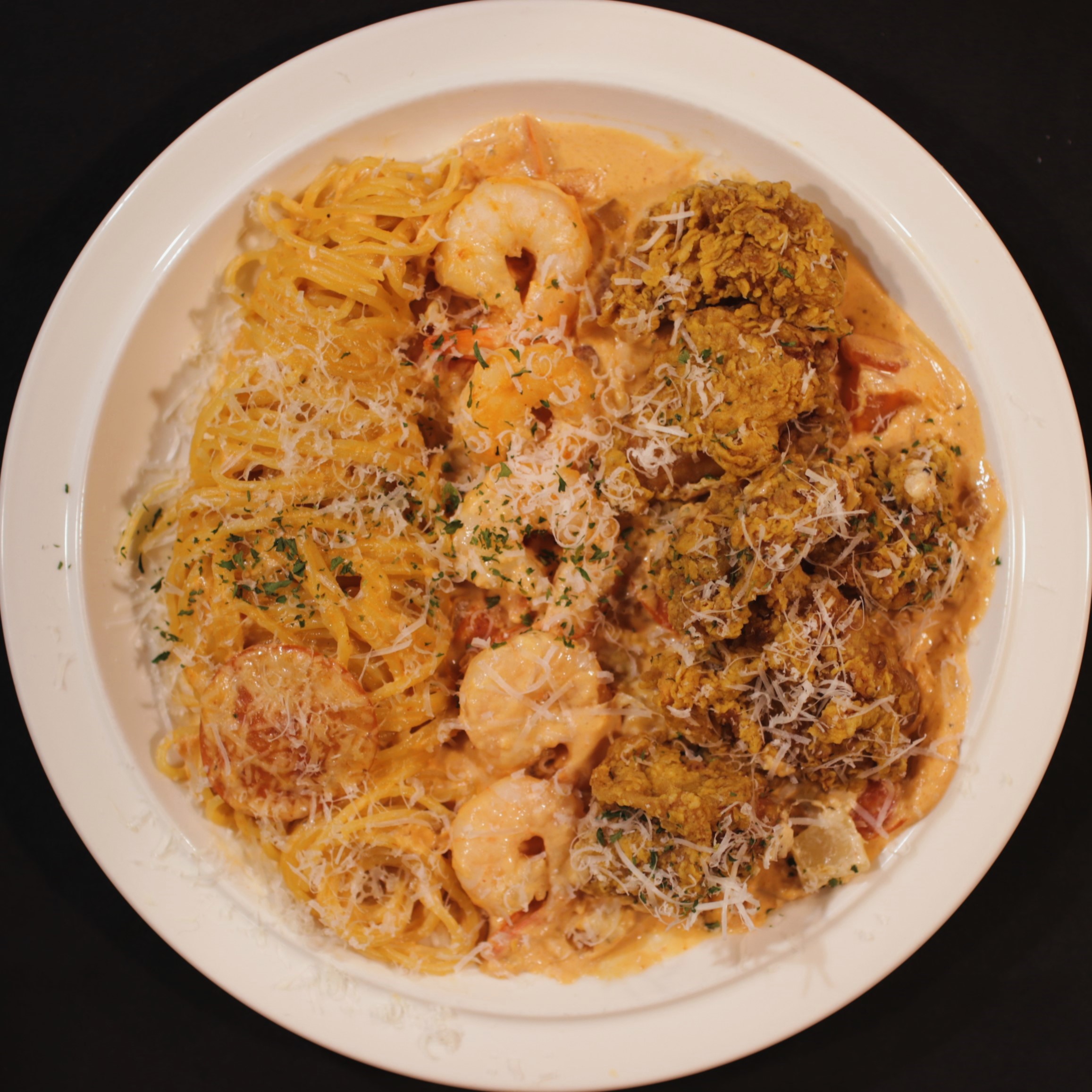 Chistarier Gangnam crispy chicken and creamy pasta with highball