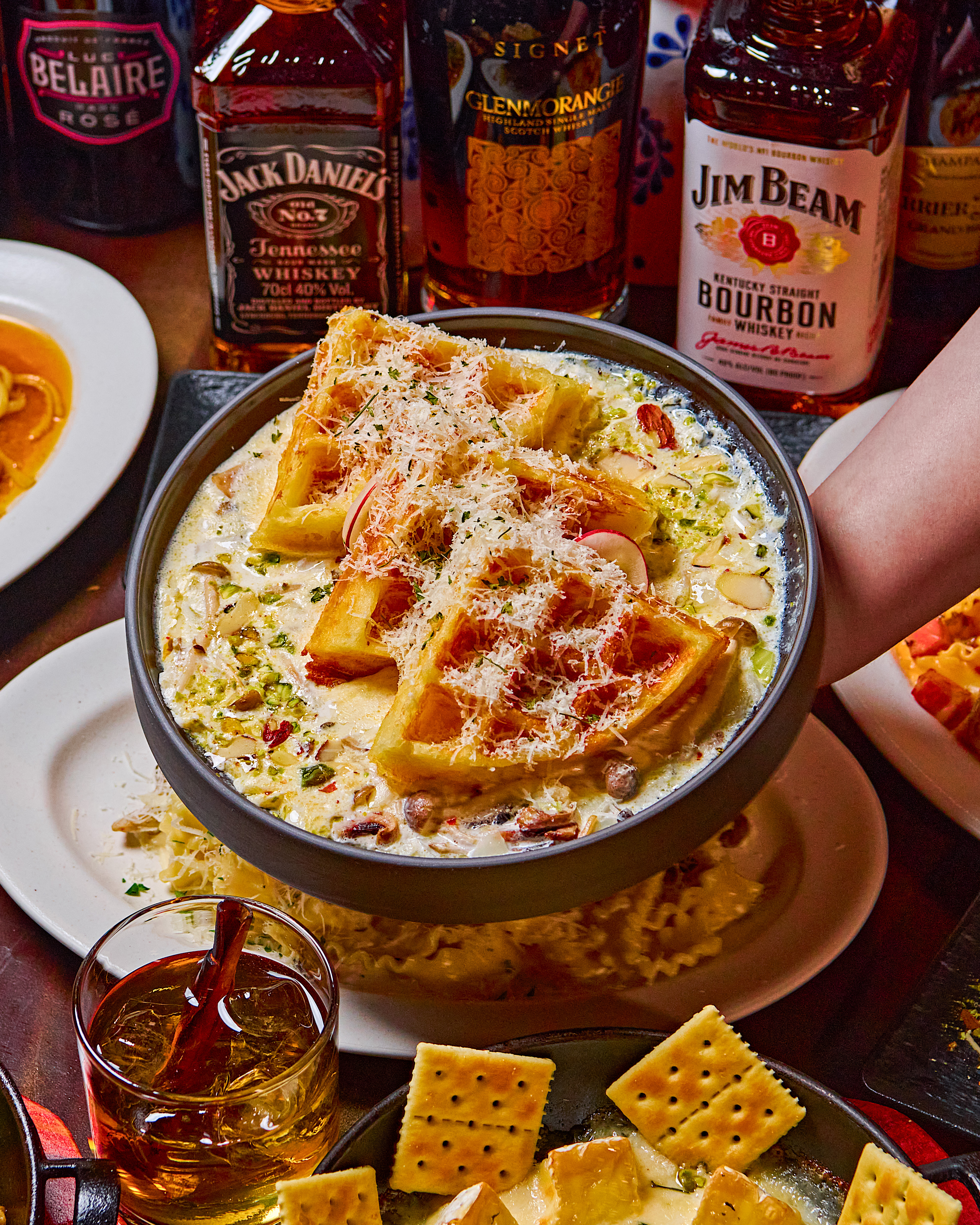 Sinsa 890夜晚用餐吧台配意面与鸡尾酒