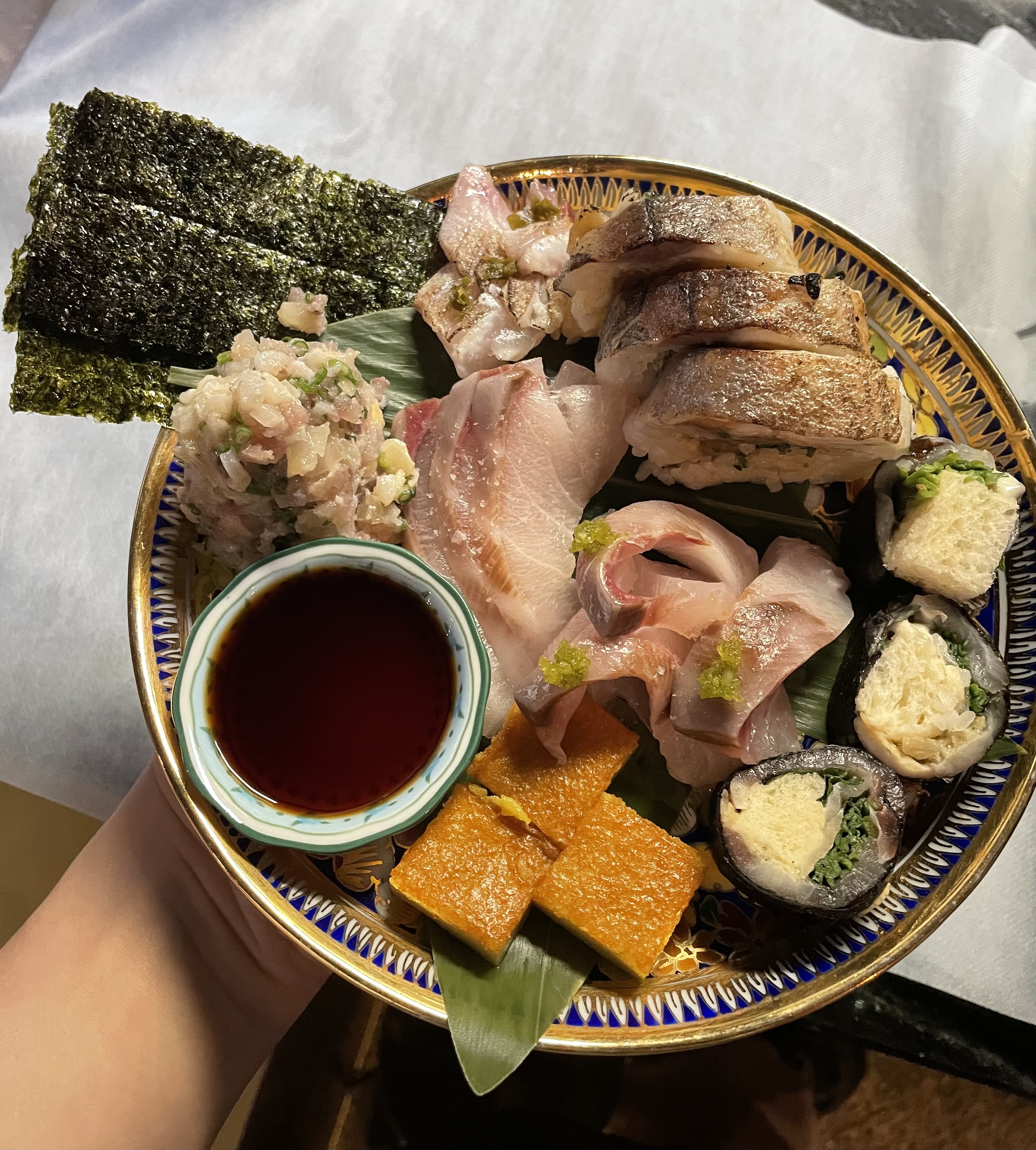 hyggeso dining bar plates and natural wine in Gaebong