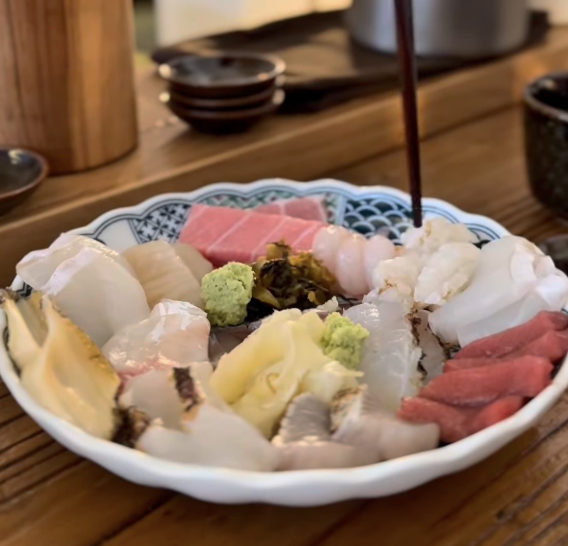 Yeoraeyeogeo izakaya counter and seasonal plates