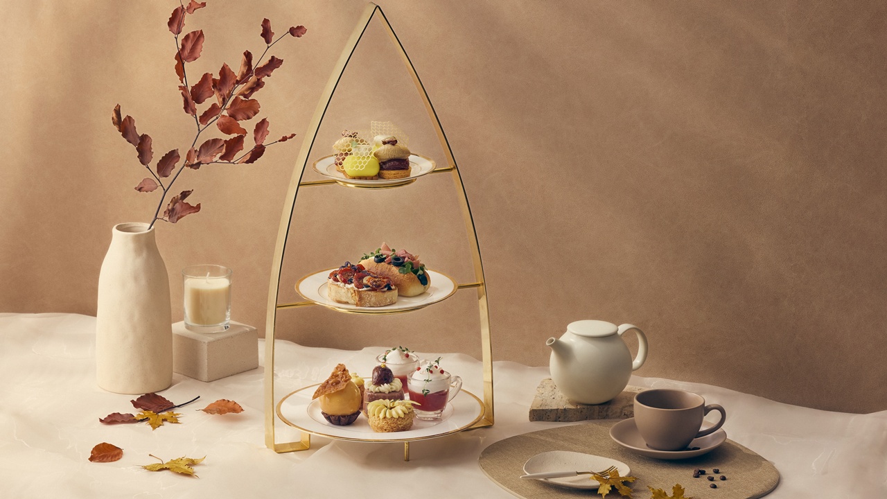 ノボテルアンバサダー江南 ロビーラウンジ 屋内の滝の眺め