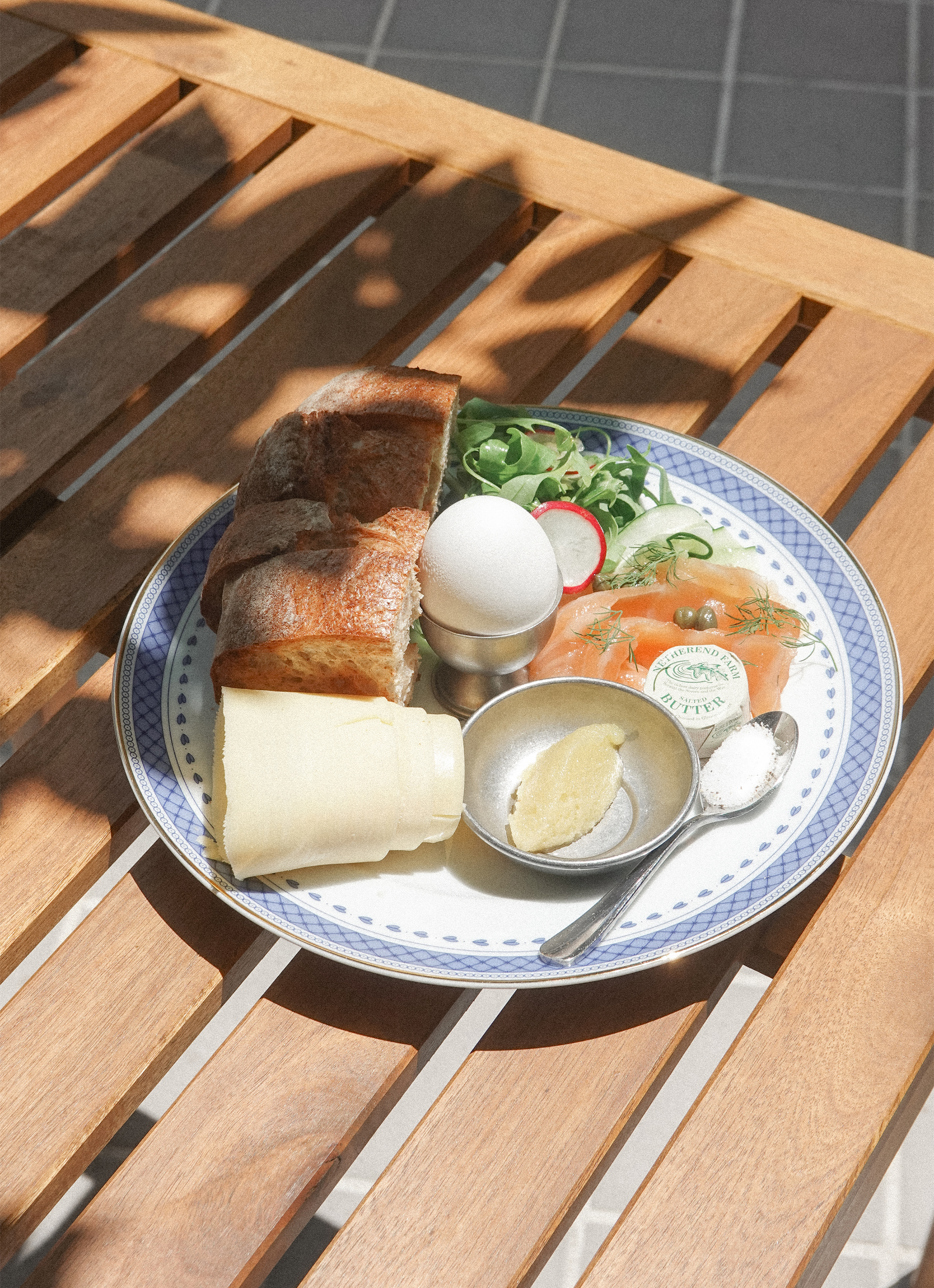 LE GLASS Jamsil terrace and sunlit brunch with wine