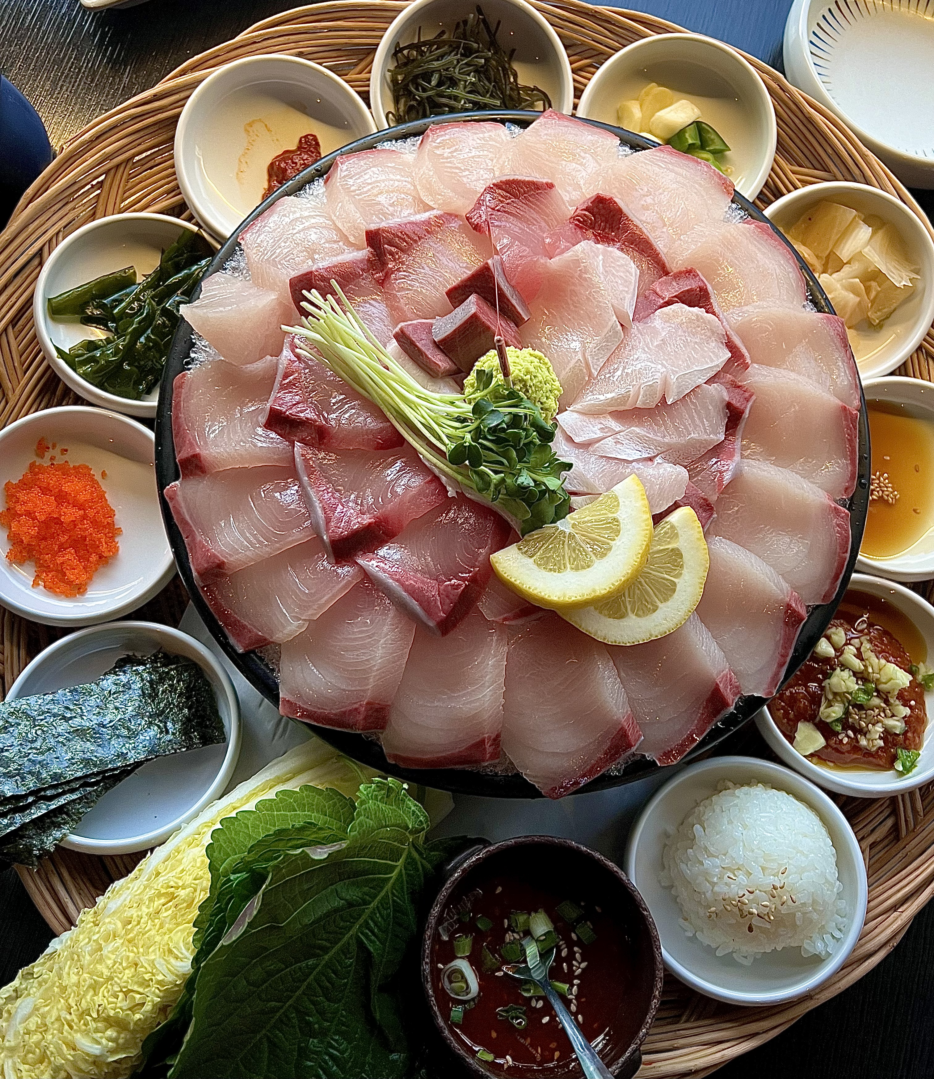 Reminiscence Mullaeのビッグアイツナ刺身盛り合わせ