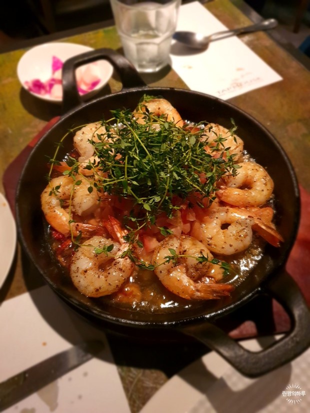 Taphouse The Shrine taps and hearty gastropub plates