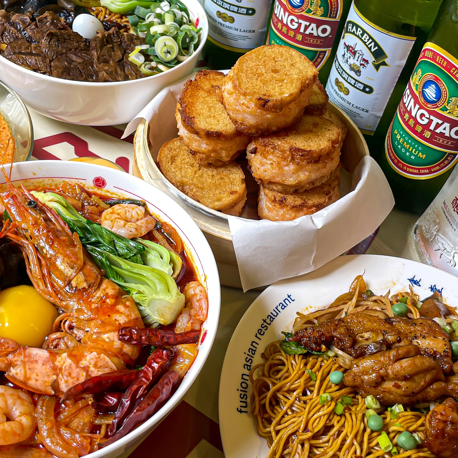 육구공 靠近狎鷗亭林的舒適融合餐廳