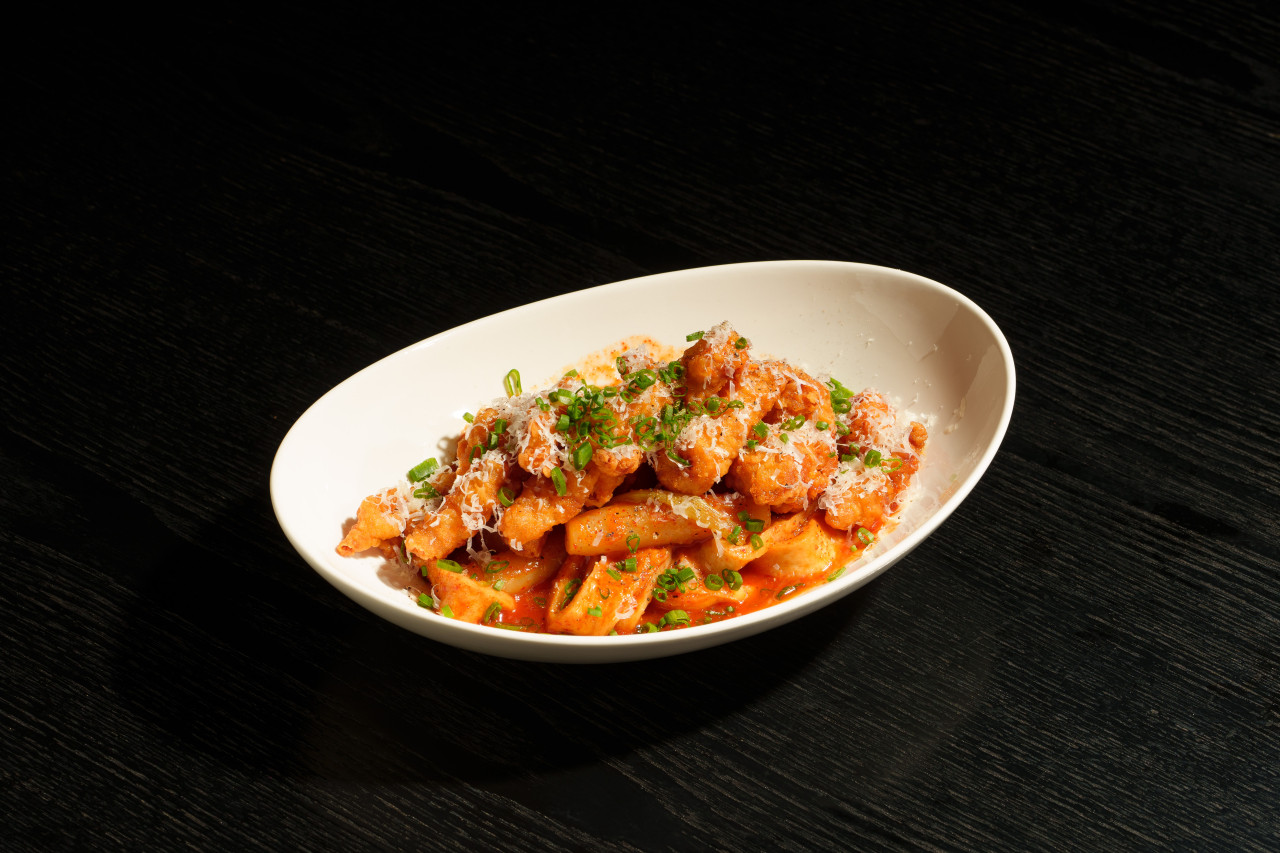 Moonrae night: modern Korean pub plating in Mullae