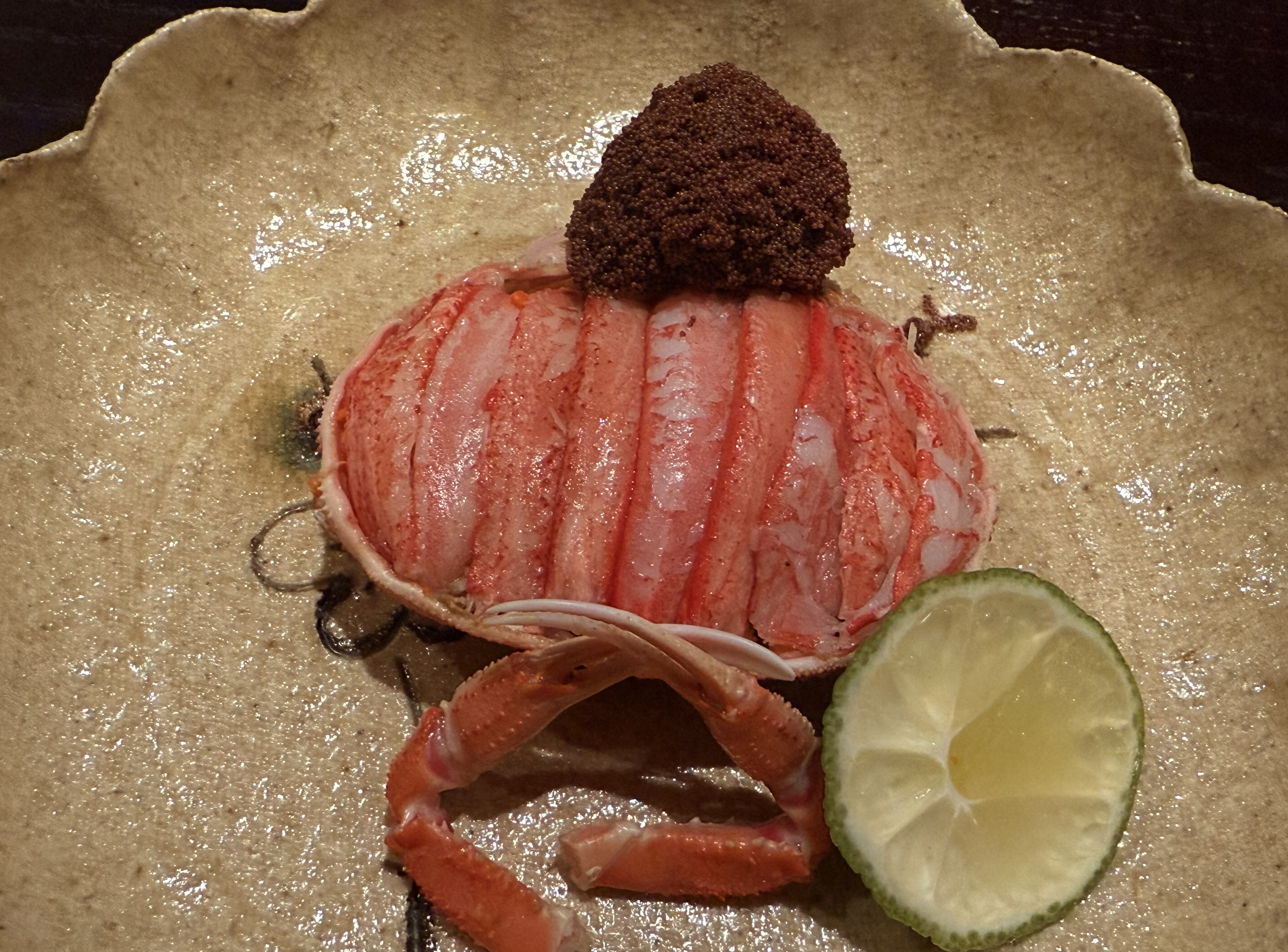 寿司清の伝統的なおまかせ盛り付け