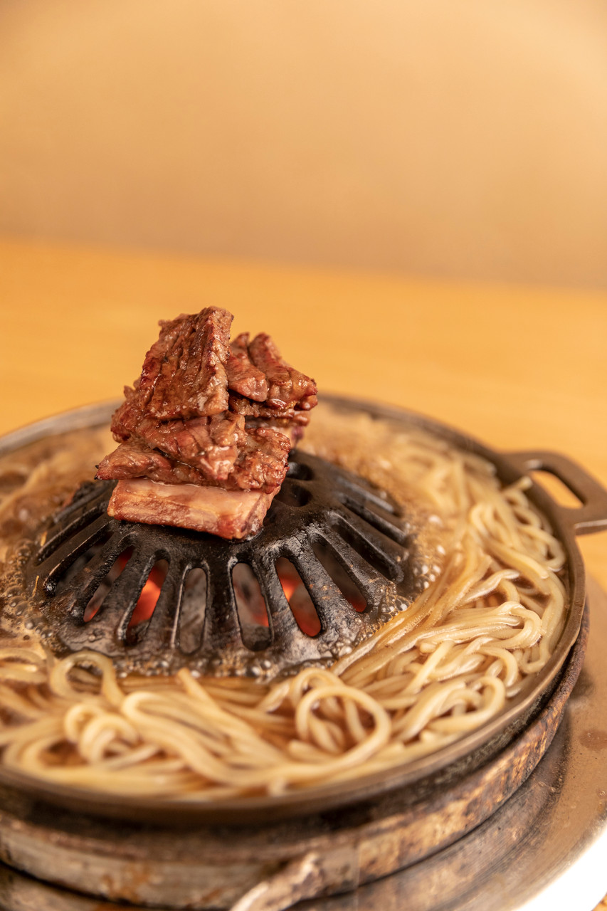 Najuok 漢南洞암소갈비집 炭火烤牛肋排