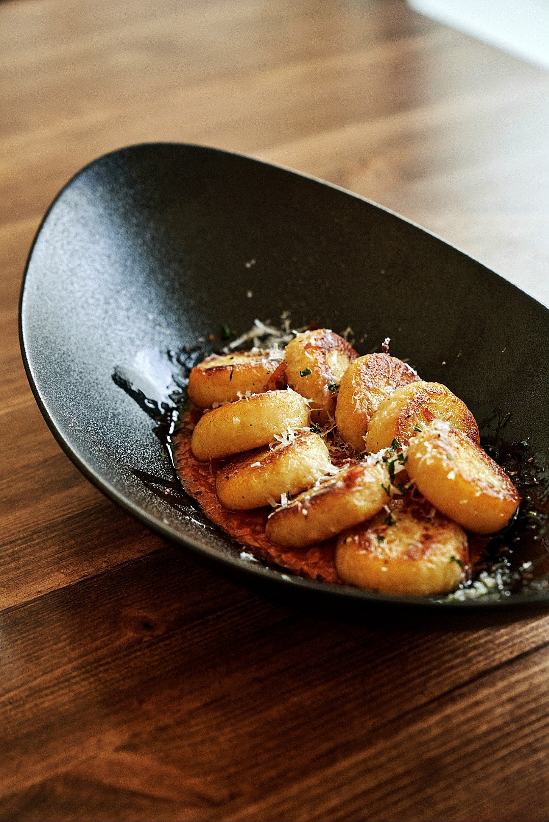 Riflettore short pasta with Italian indigenous wine