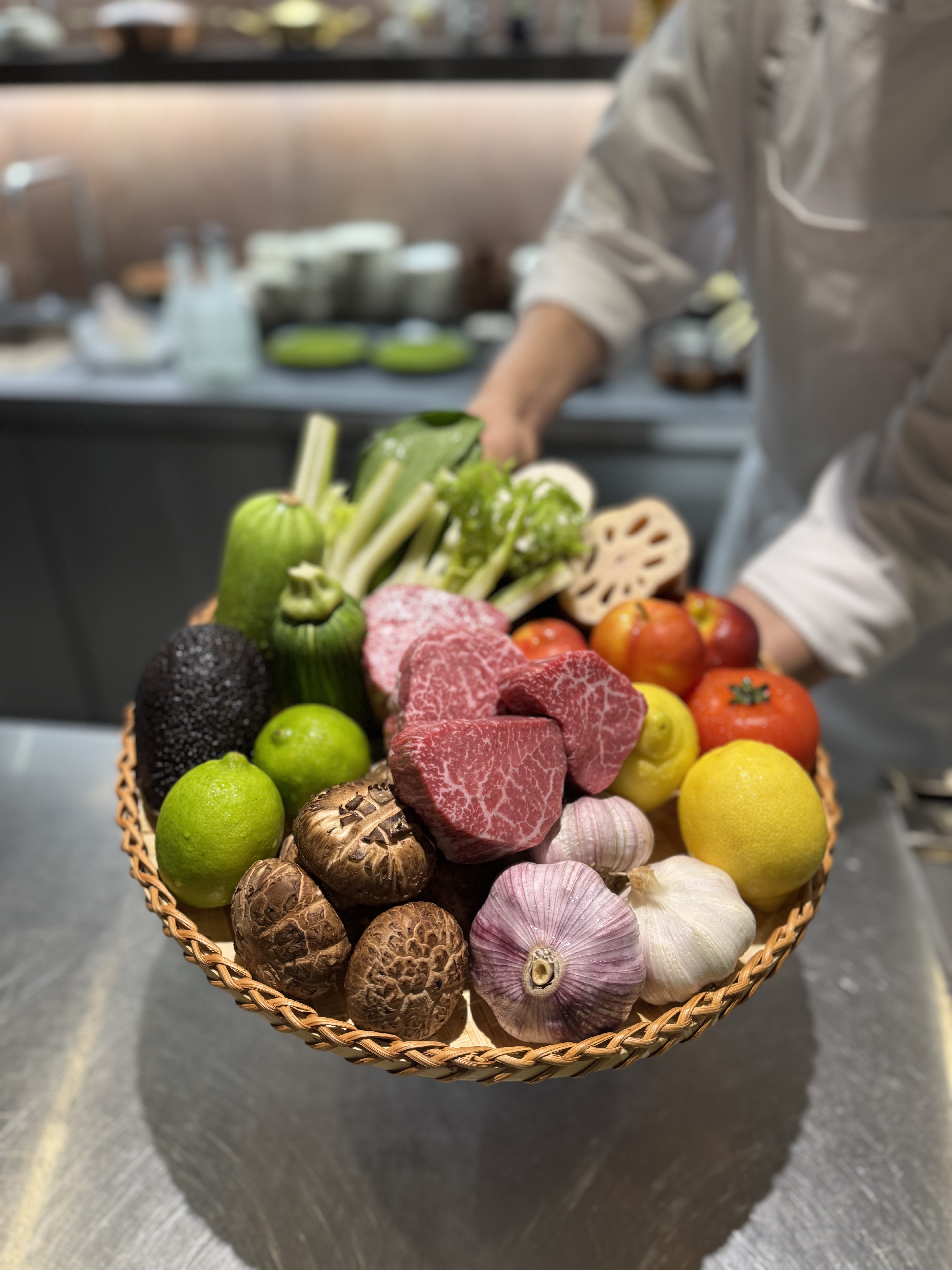 ILPAN 韓式鐵板燒主廚熟練掌控鐵板