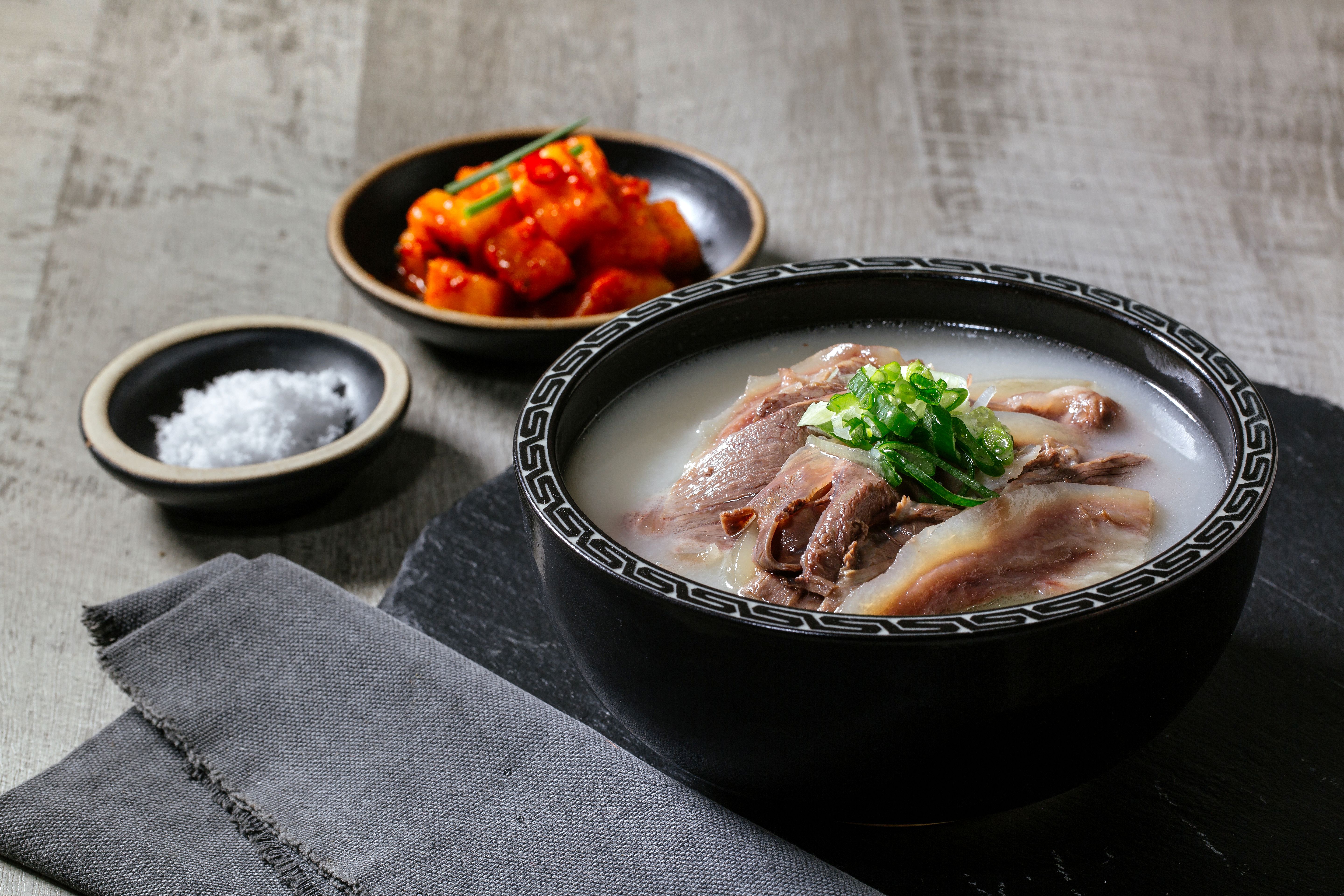 Bongpiyang Gangnam Pyongyang cold noodles and pork ribs