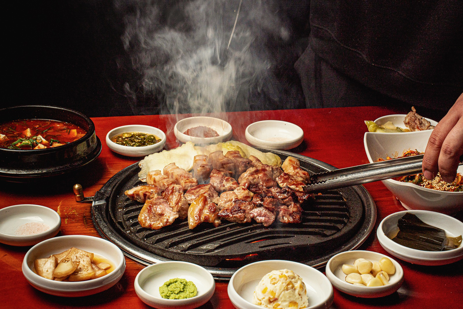 楊煙午炭烤七日熟成豬五花及豬頸肉