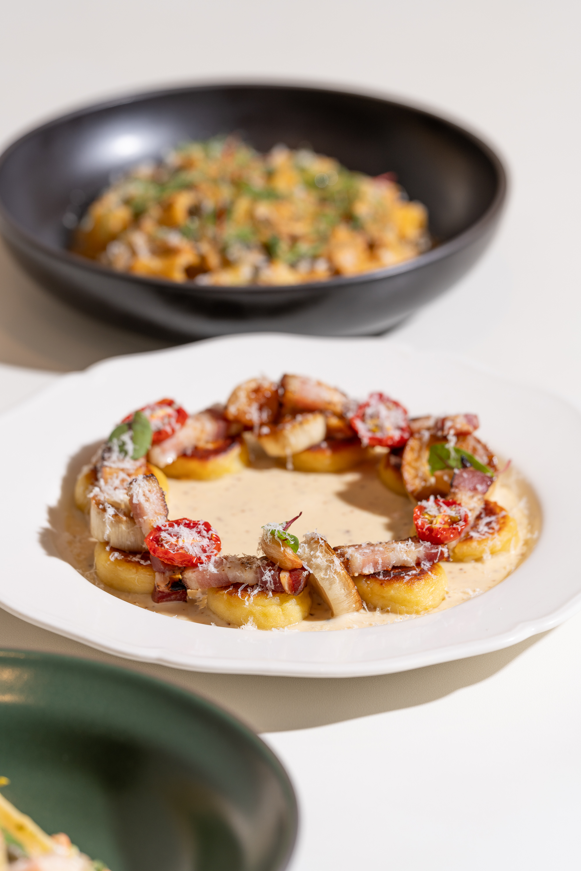 Light-filled flagship dining at Sodam store with idusplace Seogyo